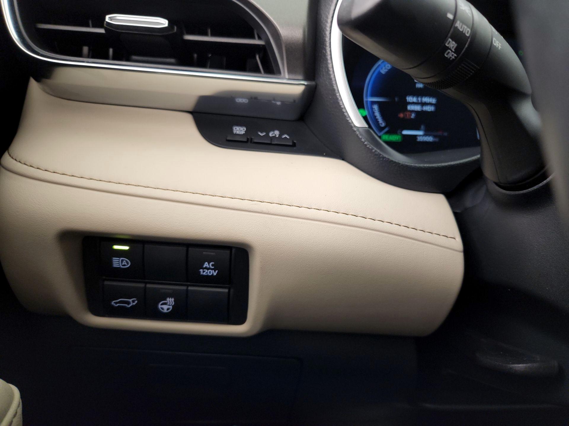 Thumbnail: 2023 Toyota Highlander - 13