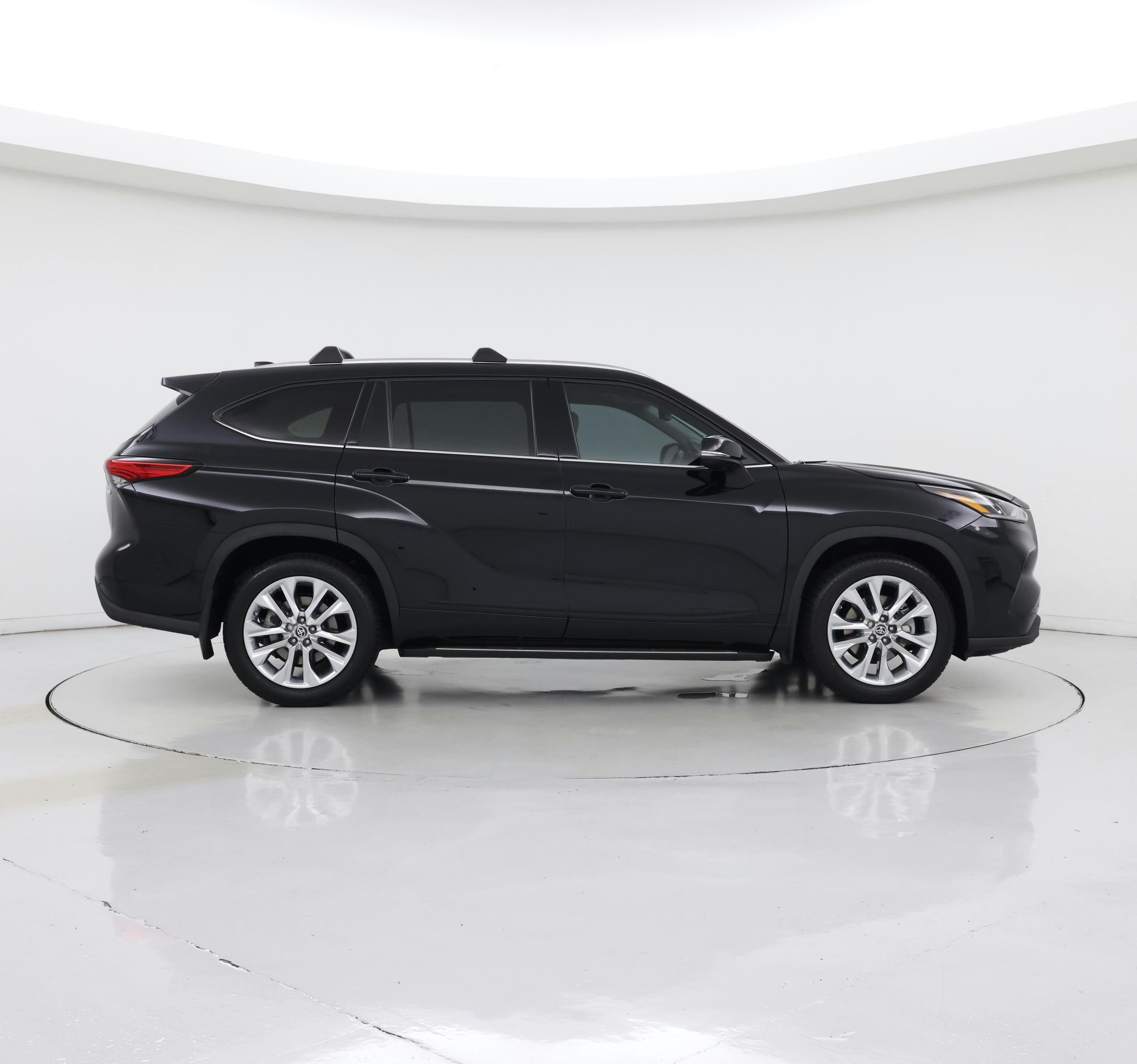 Thumbnail: 2023 Toyota Highlander - 7