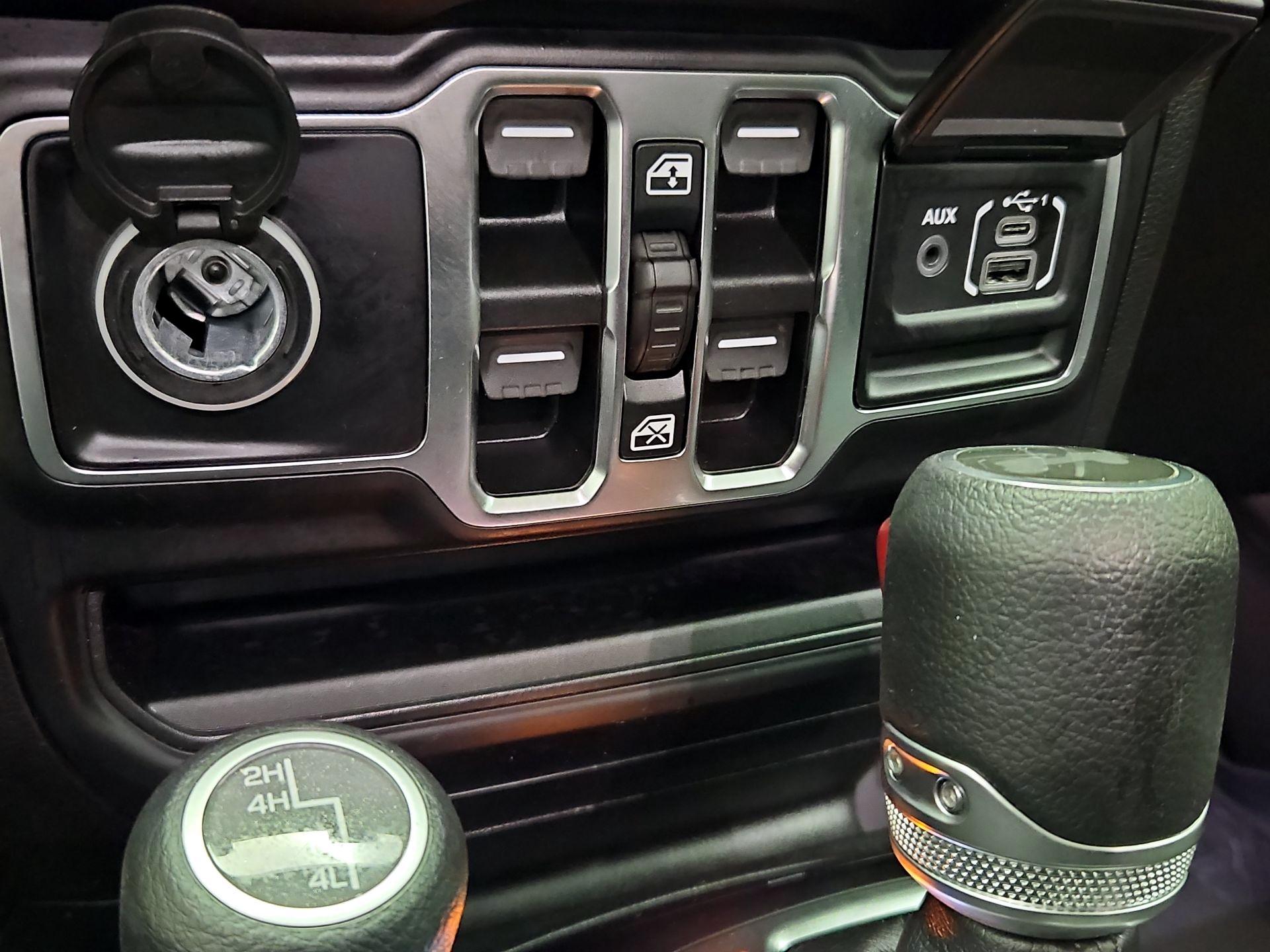 Thumbnail: 2021 Jeep Wrangler - 18