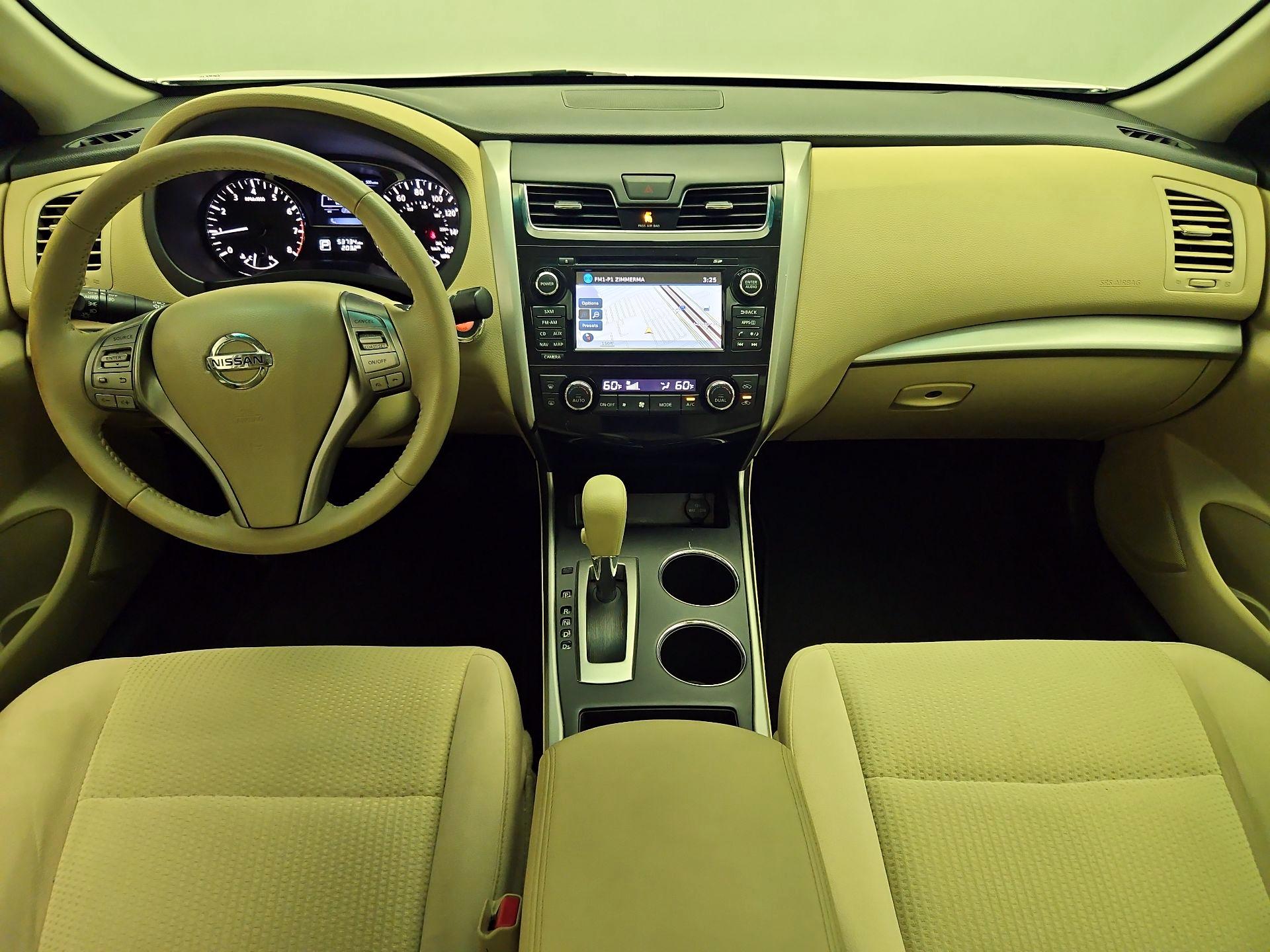Thumbnail: 2015 Nissan Altima - 9