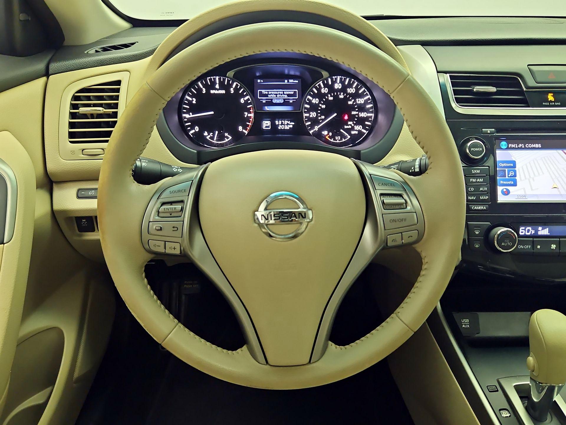 Thumbnail: 2015 Nissan Altima - 10
