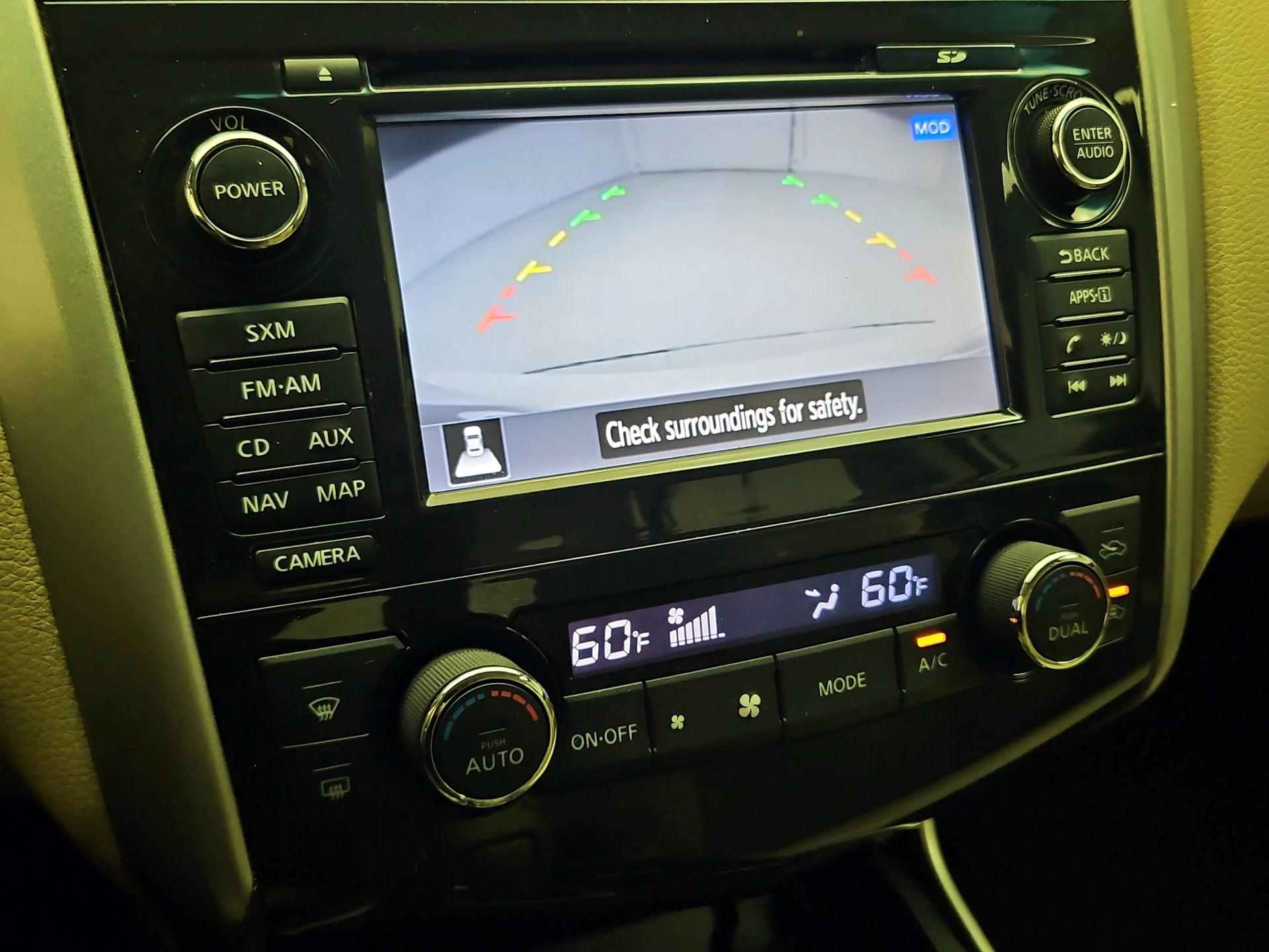 Thumbnail: 2015 Nissan Altima - 15