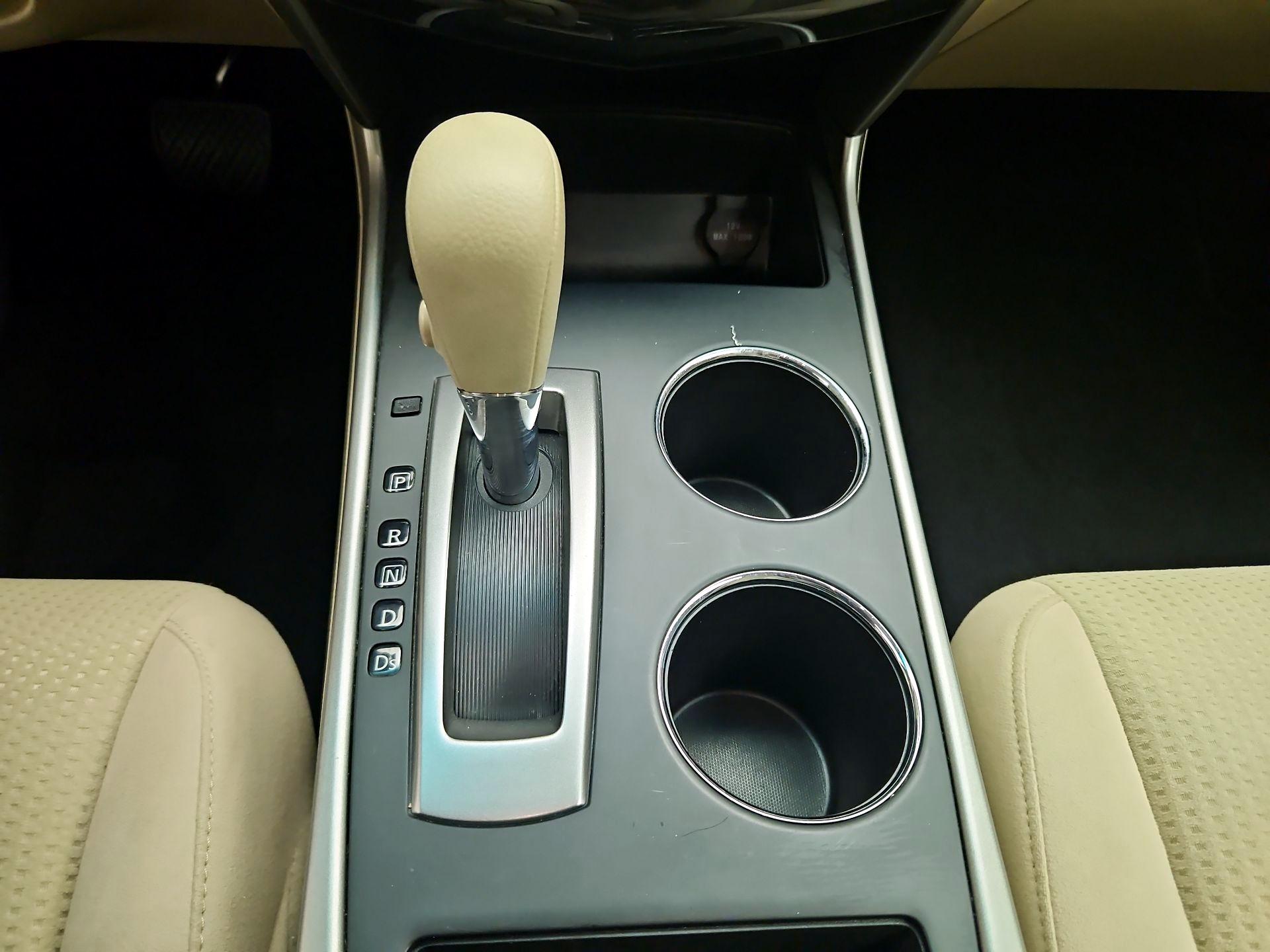 Thumbnail: 2015 Nissan Altima - 18