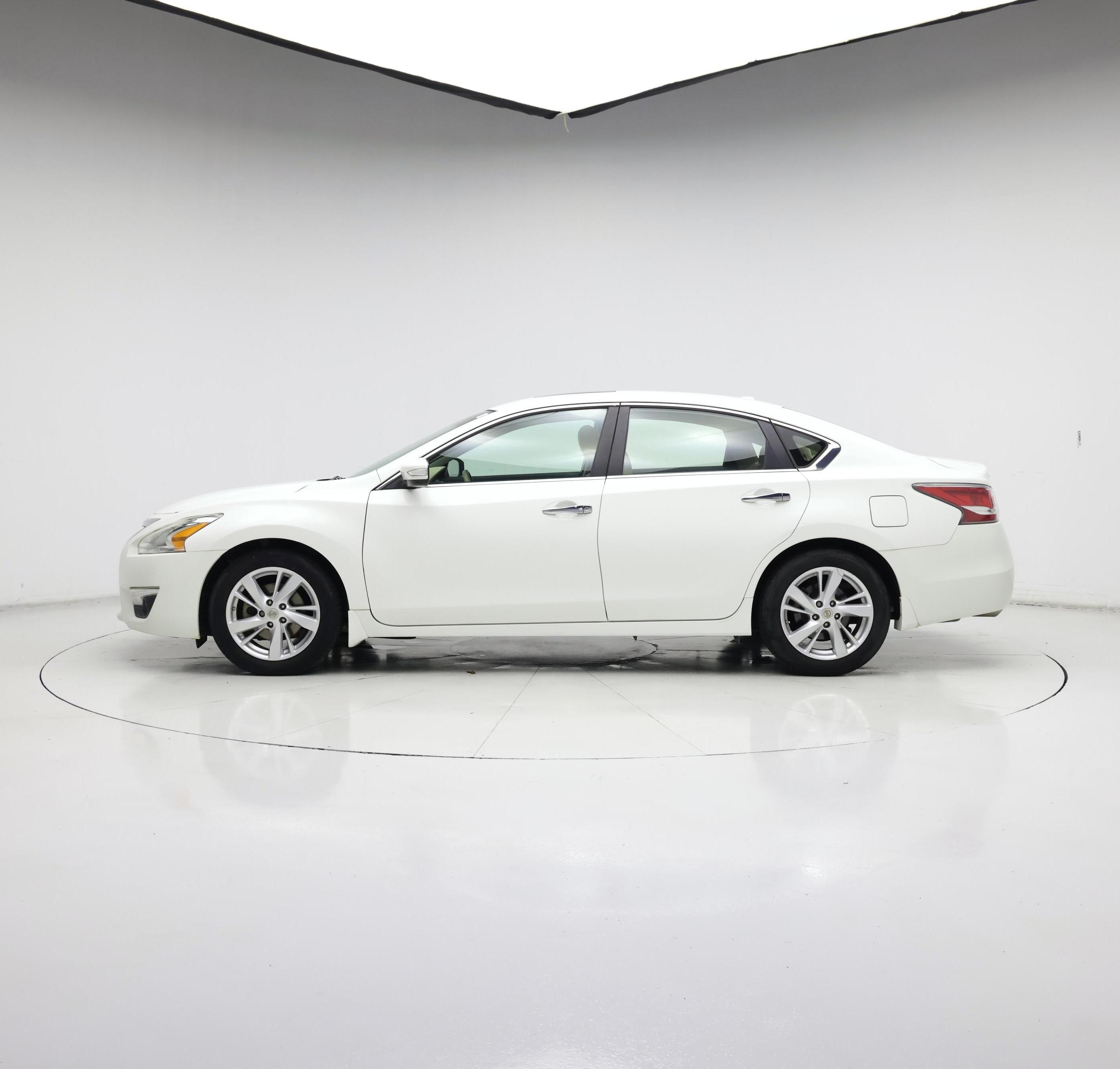 Thumbnail: 2015 Nissan Altima - 3