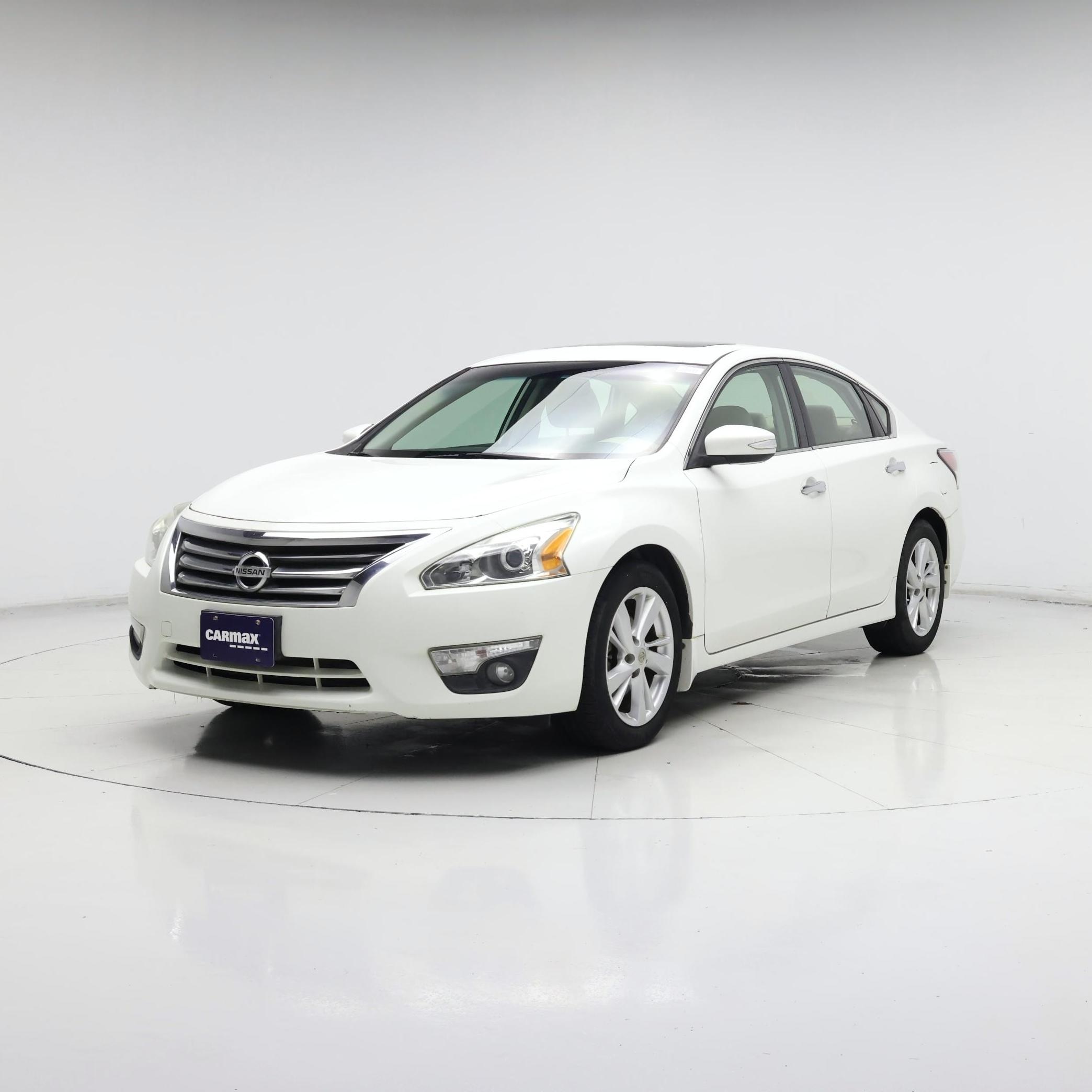 Thumbnail: 2015 Nissan Altima - 4