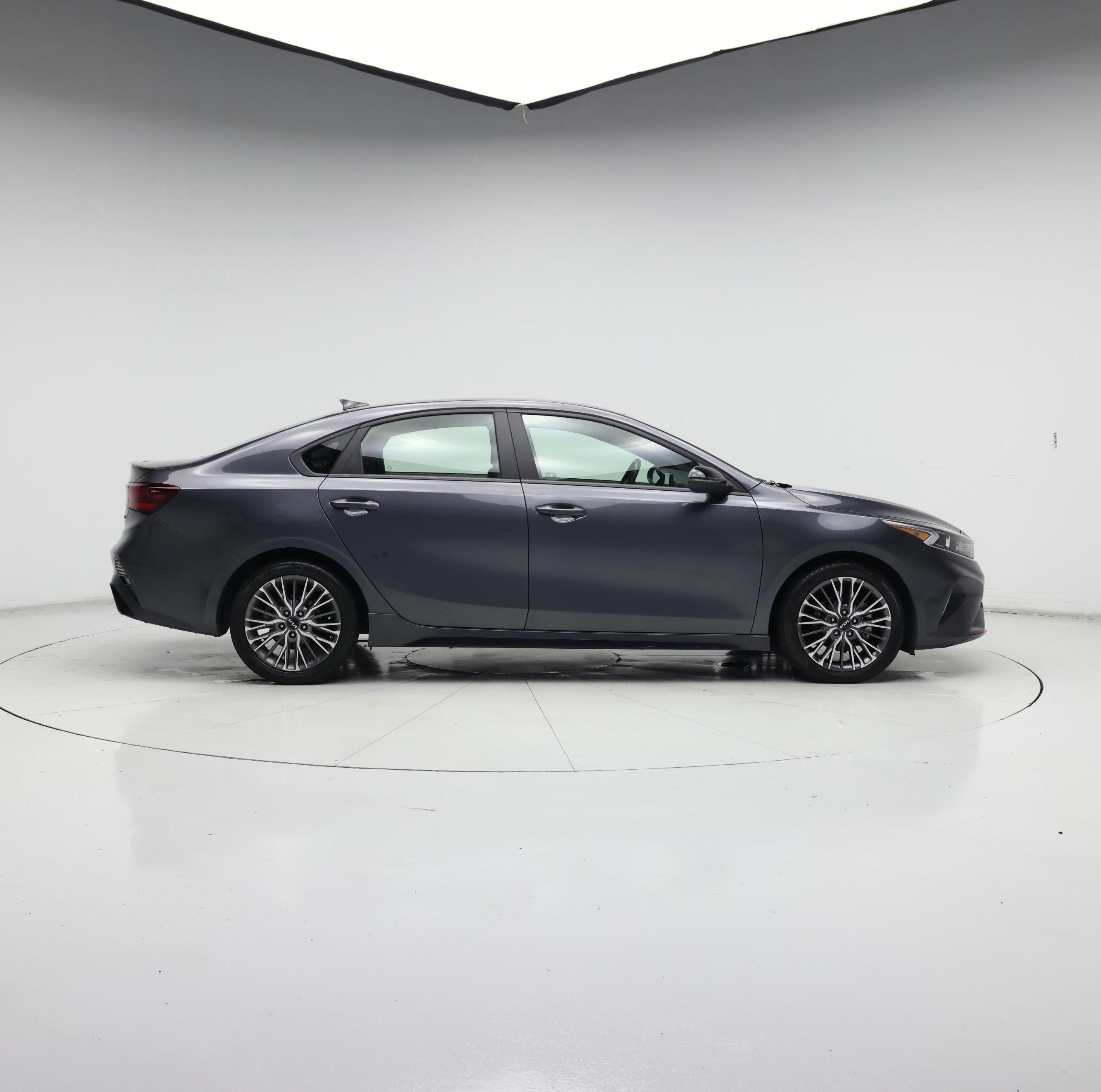 Thumbnail: 2022 Kia Forte - 7