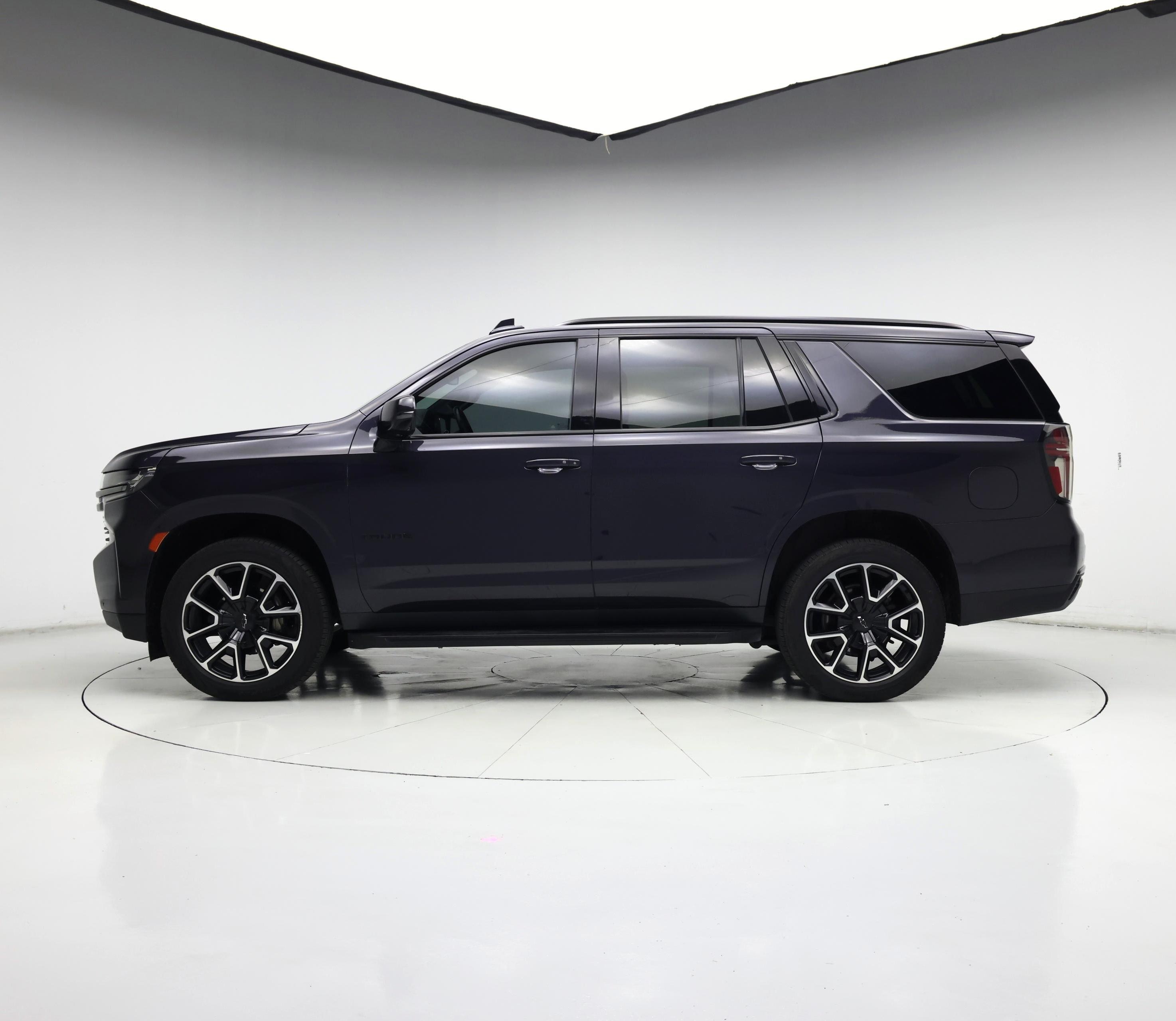 Thumbnail: 2022 Chevrolet Tahoe - 3