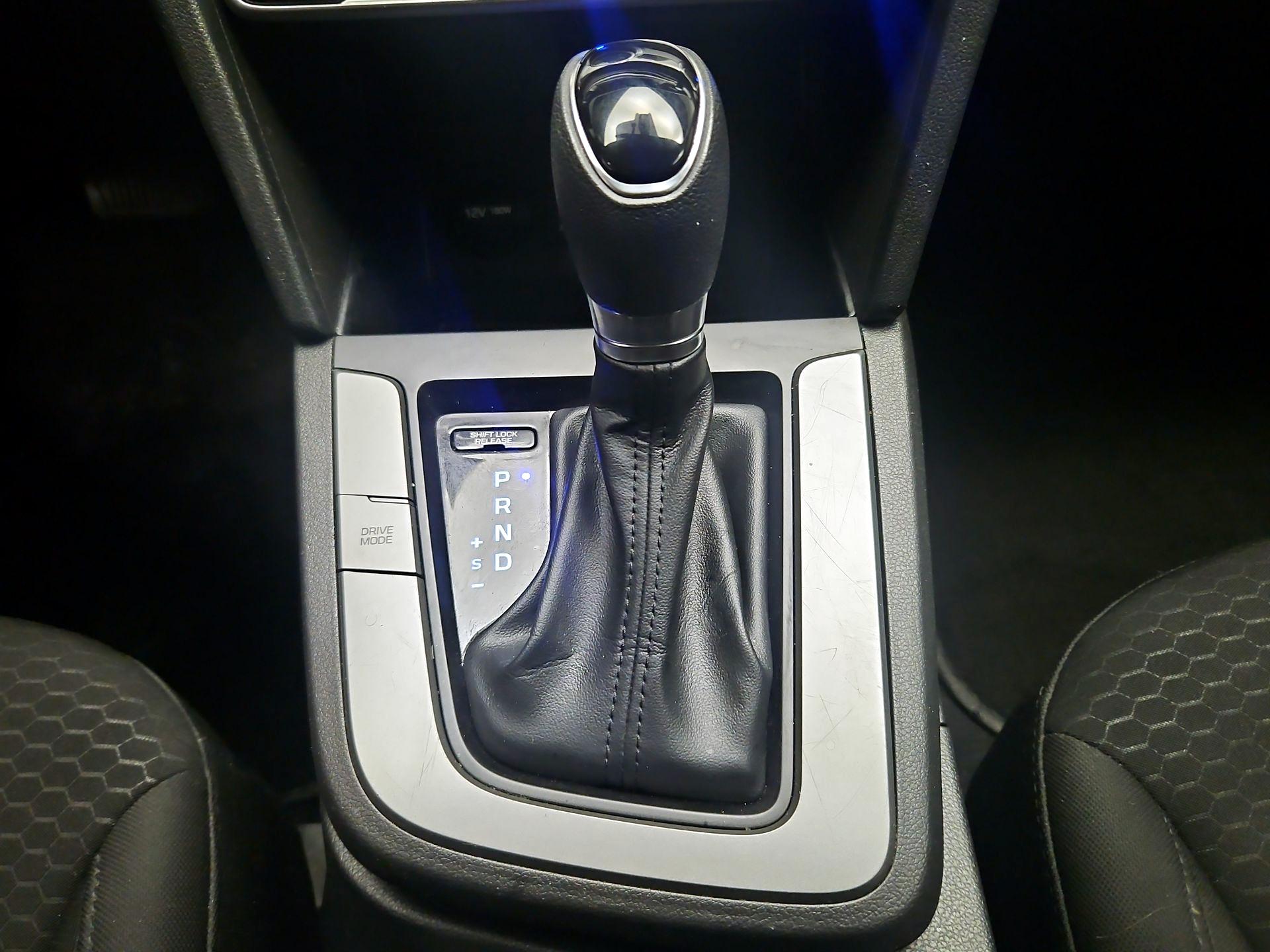 Thumbnail: 2019 Hyundai Elantra - 17