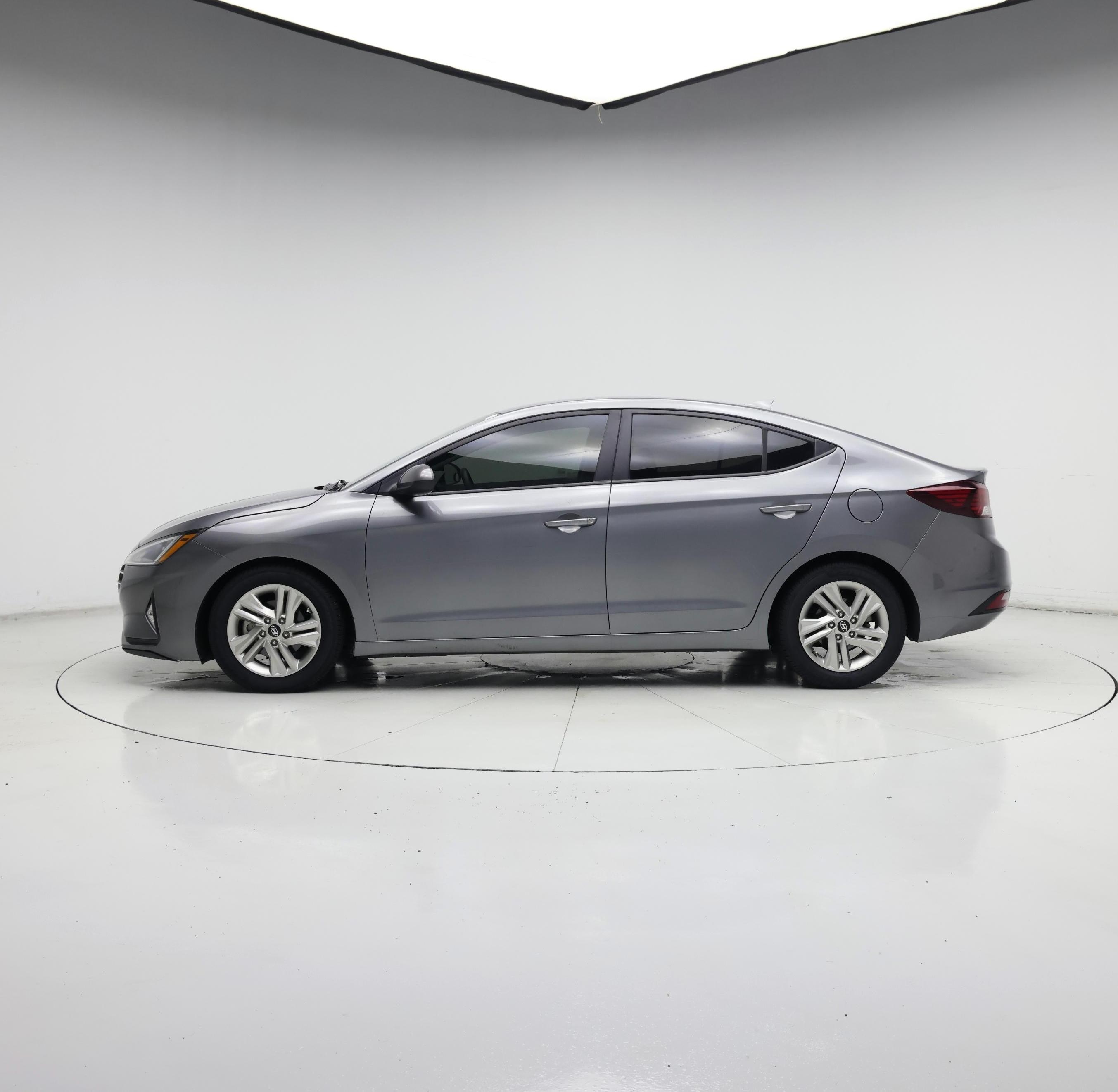 Thumbnail: 2019 Hyundai Elantra - 3