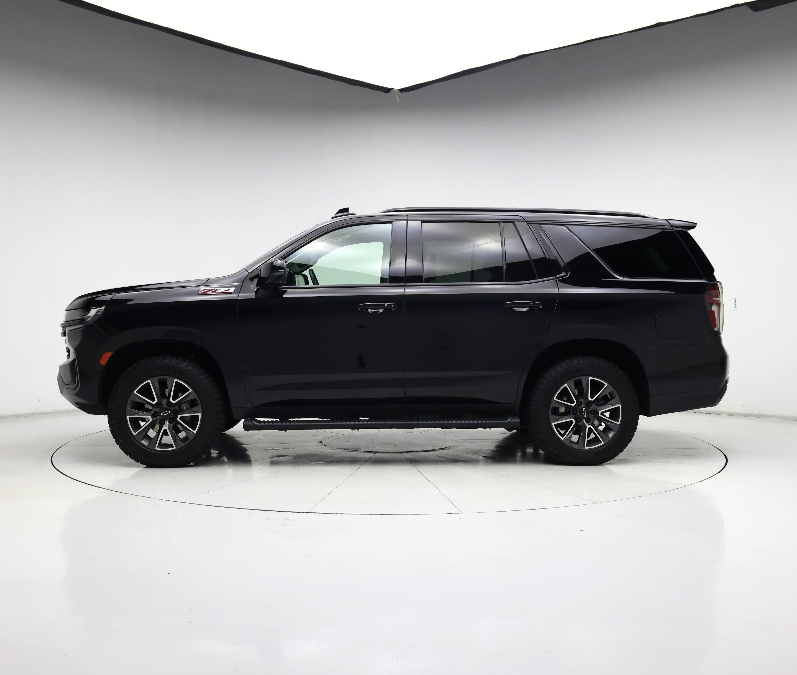 Thumbnail: 2023 Chevrolet Tahoe - 3