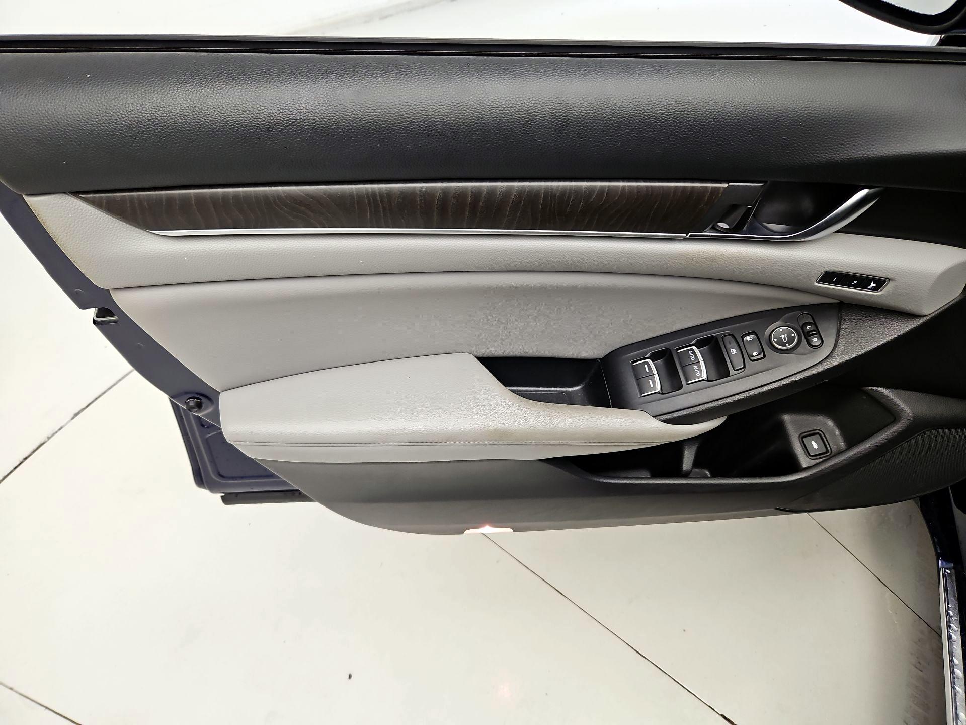 Thumbnail: 2018 Honda Accord - 12