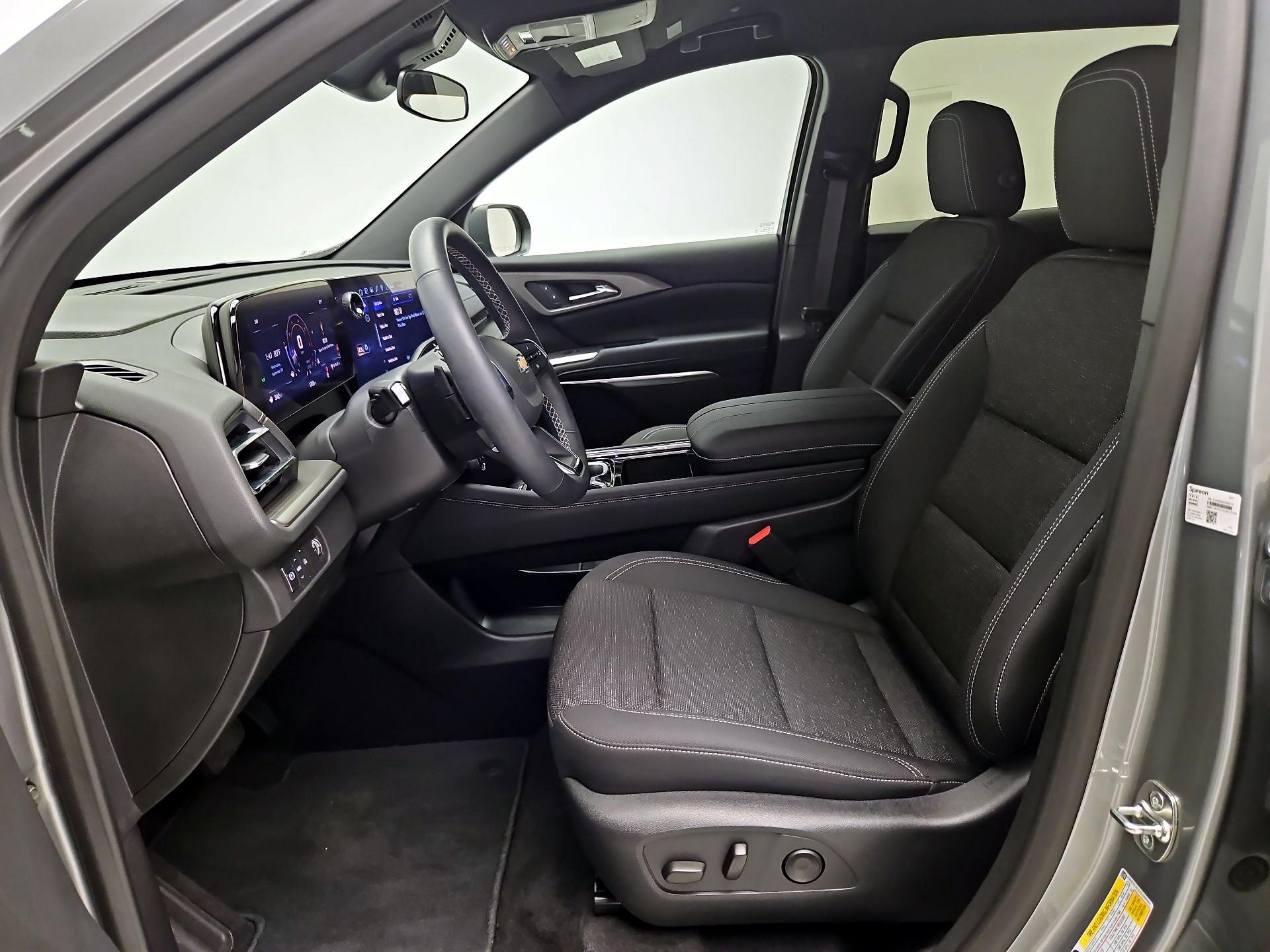 Thumbnail: 2025 Chevrolet Traverse - 11