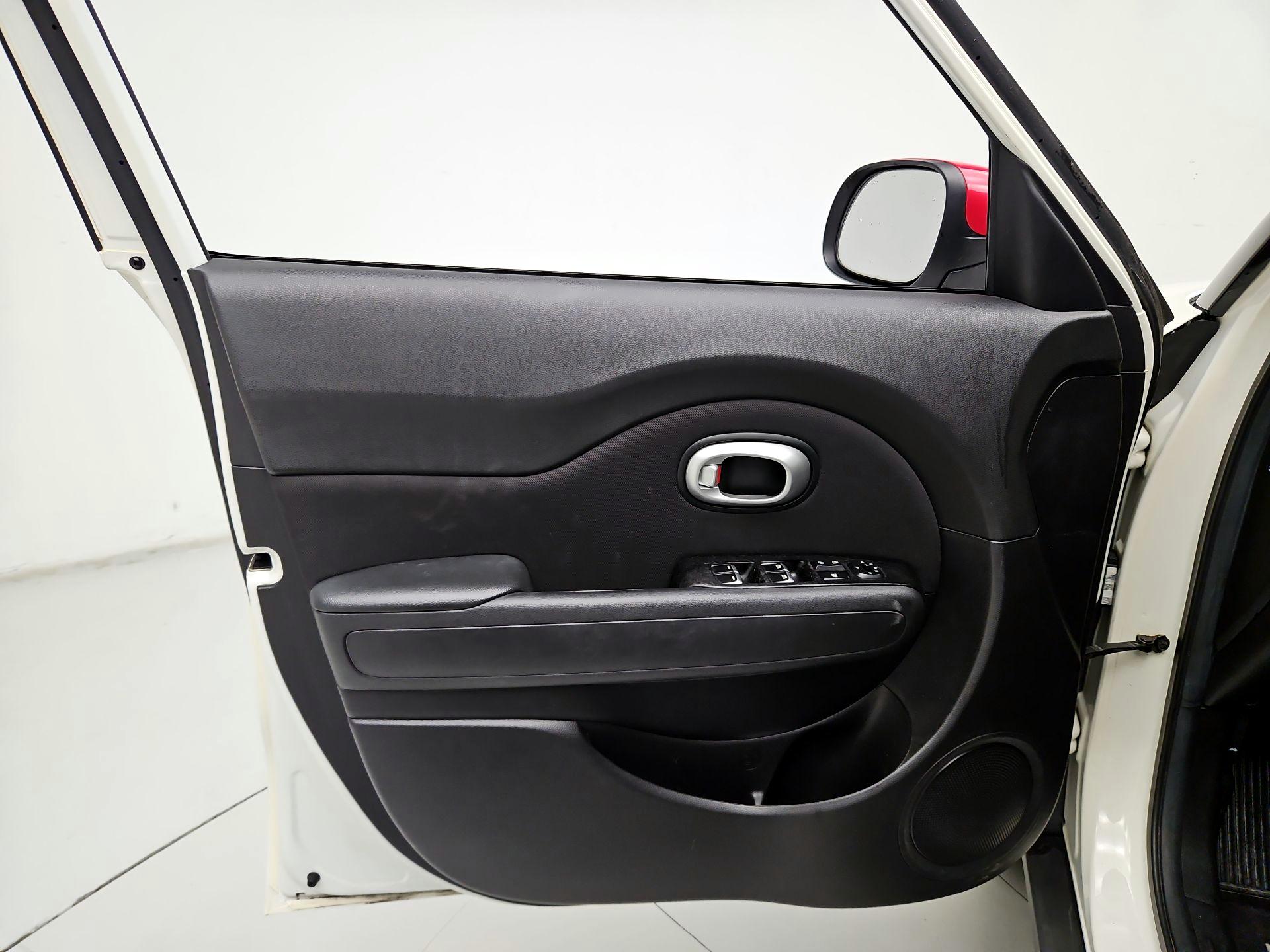 Thumbnail: 2018 Kia Soul - 12