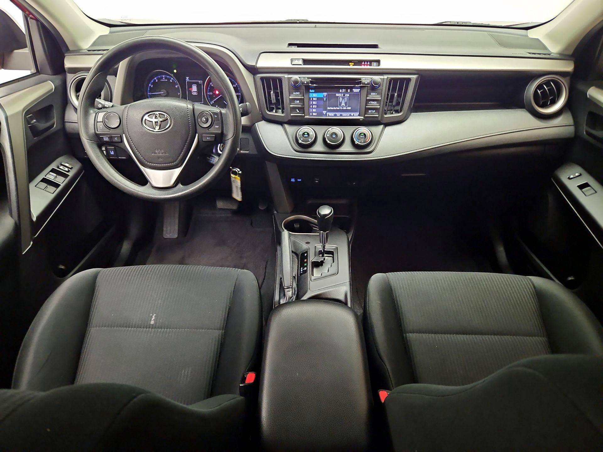 Thumbnail: 2018 Toyota RAV4 - 9