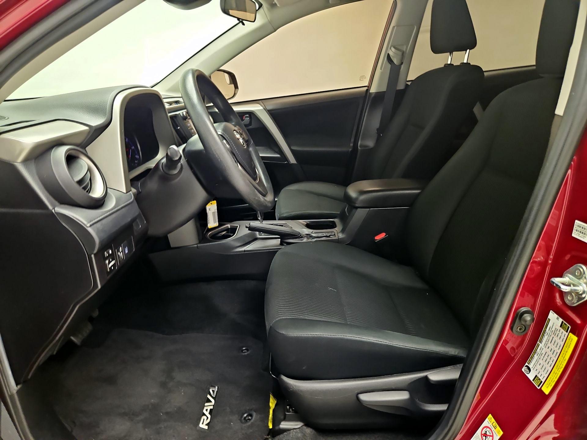 Thumbnail: 2018 Toyota RAV4 - 11