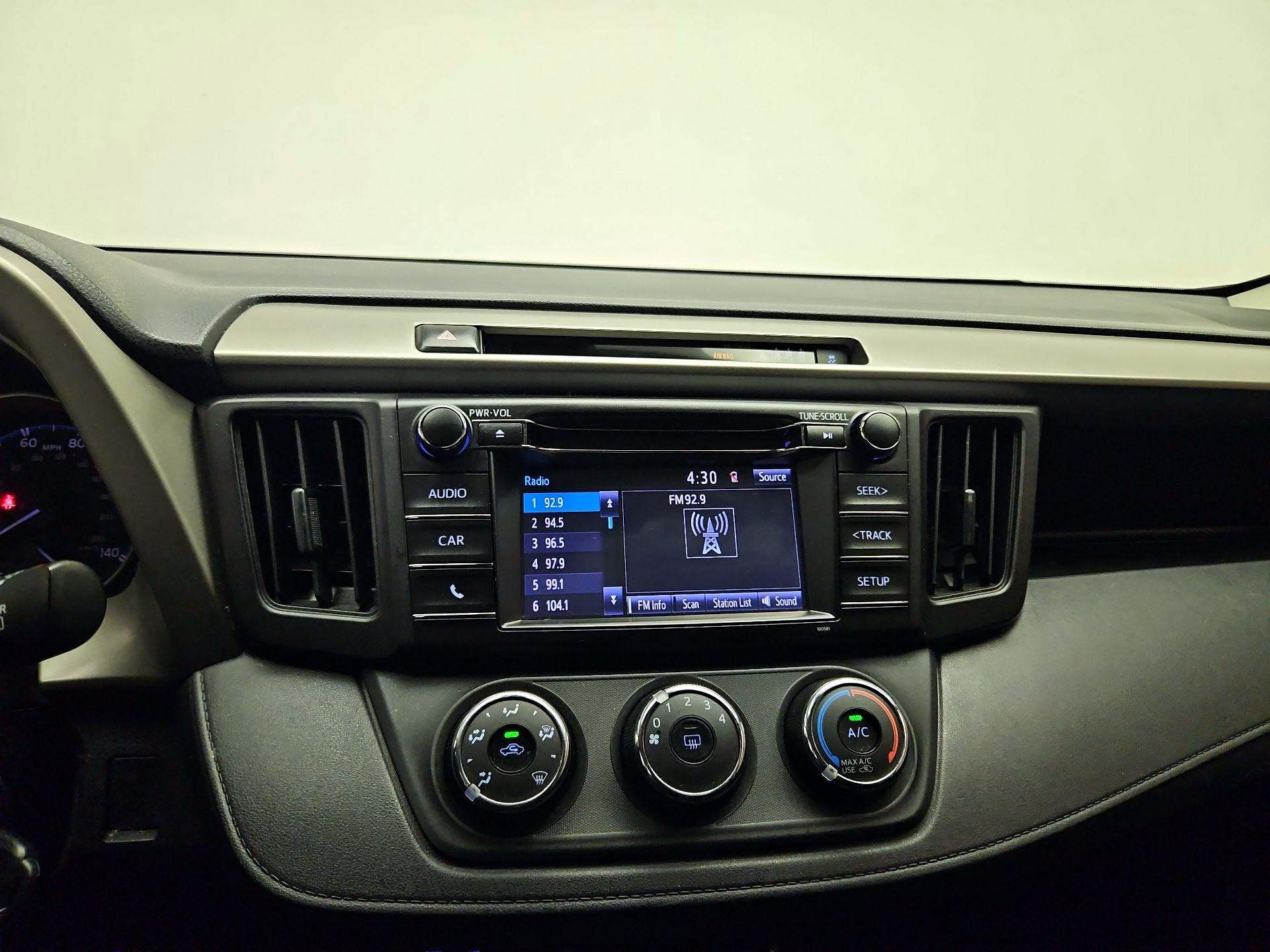 Thumbnail: 2018 Toyota RAV4 - 14