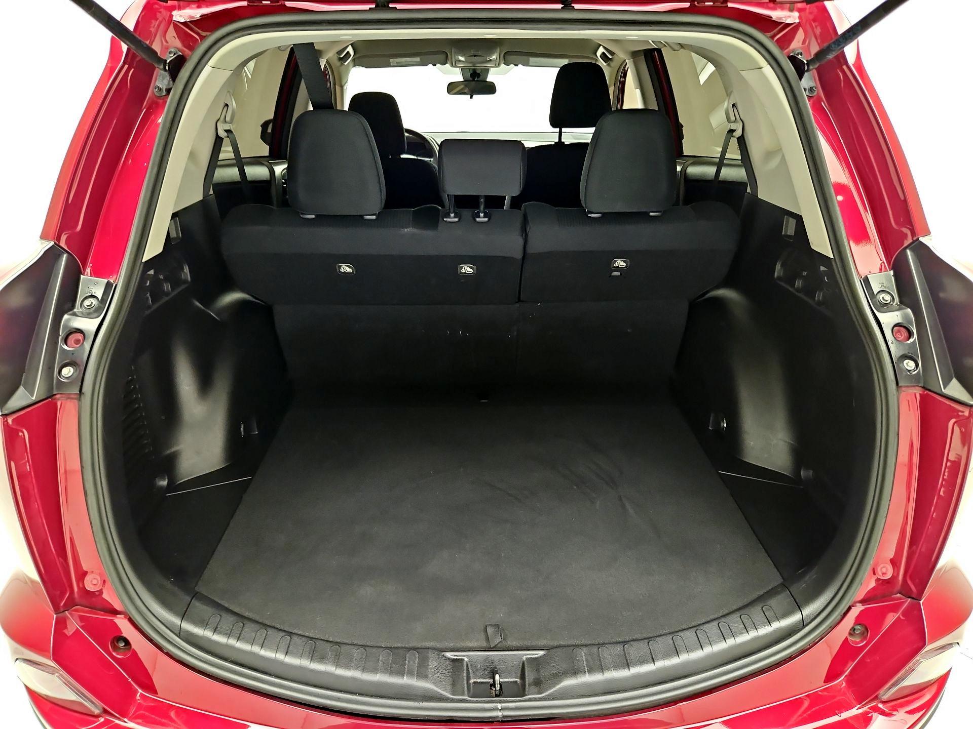 Thumbnail: 2018 Toyota RAV4 - 18