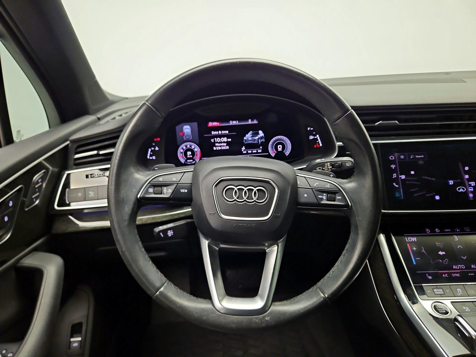 Thumbnail: 2021 Audi Q7 - 10