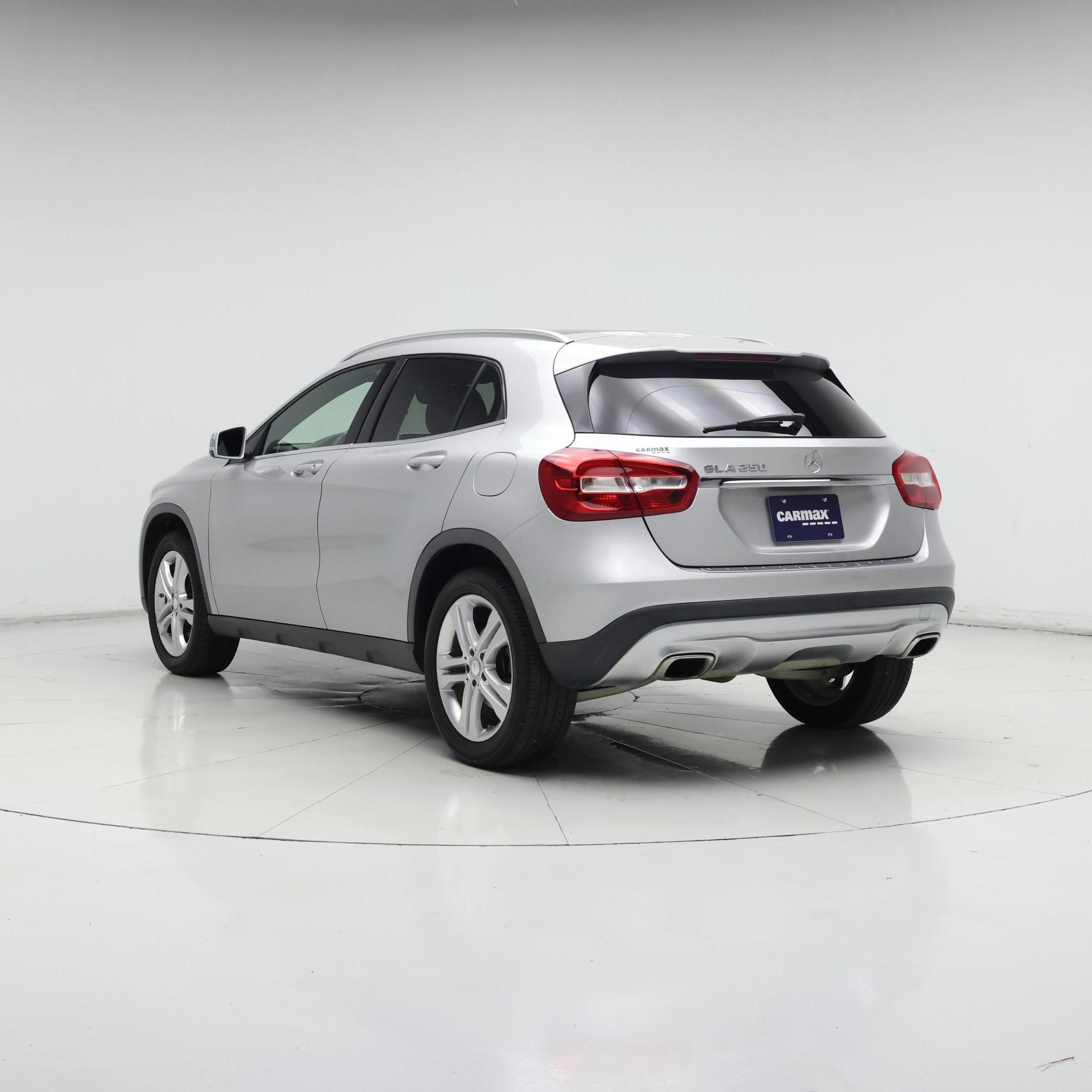 Thumbnail: 2017 Mercedes-Benz GLA - 2