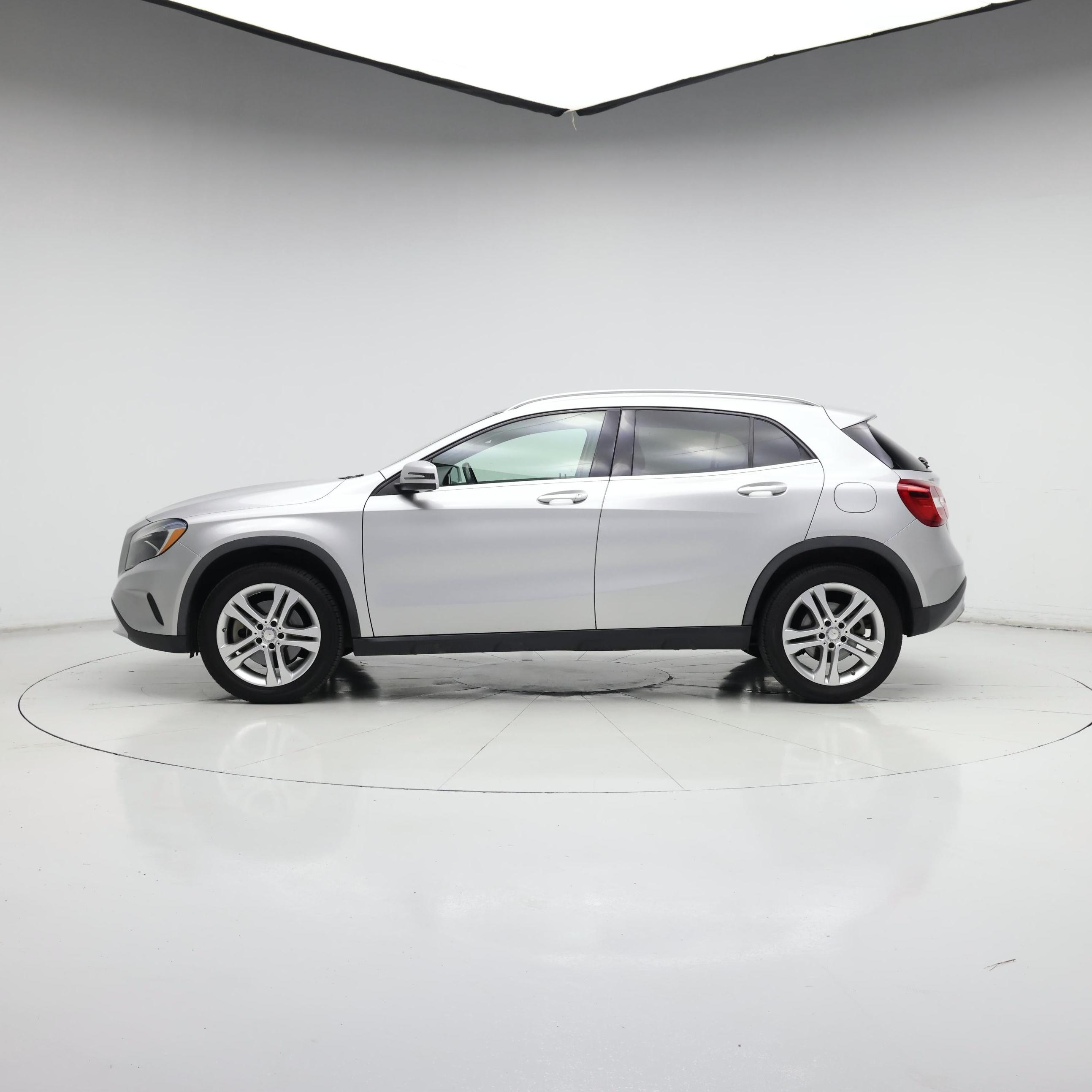 Thumbnail: 2017 Mercedes-Benz GLA - 3