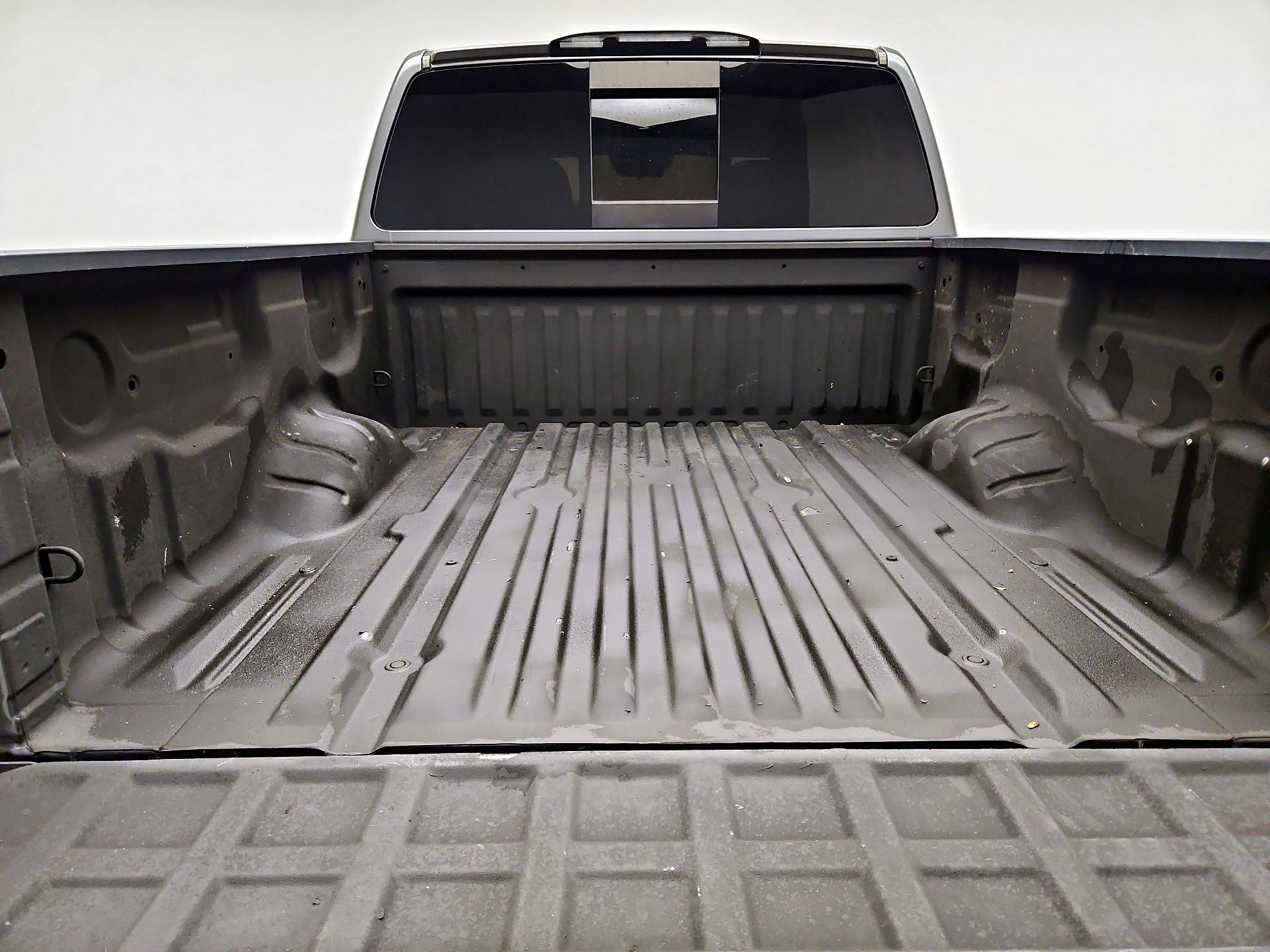 Thumbnail: 2017 Nissan Titan - 19
