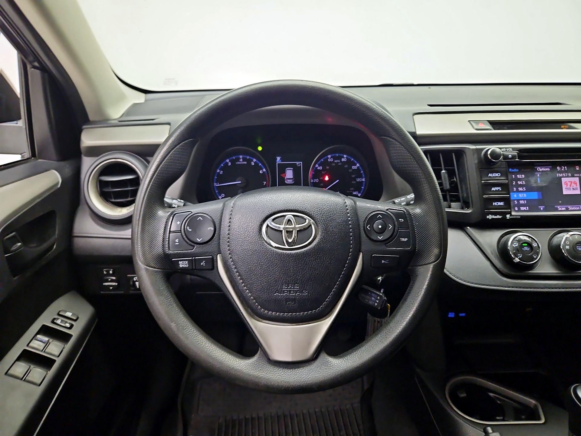 Thumbnail: 2017 Toyota RAV4 - 10