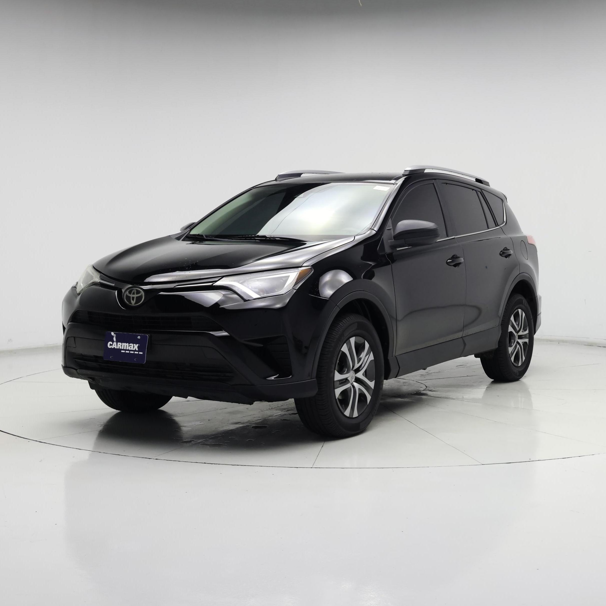 Thumbnail: 2017 Toyota RAV4 - 4
