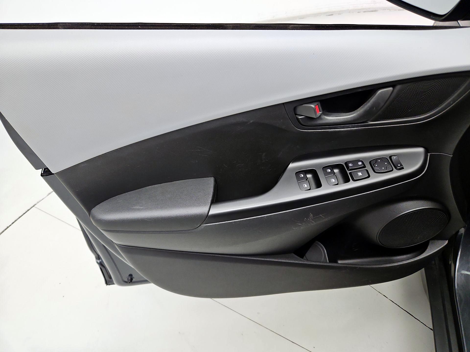 Thumbnail: 2018 Hyundai Kona - 12