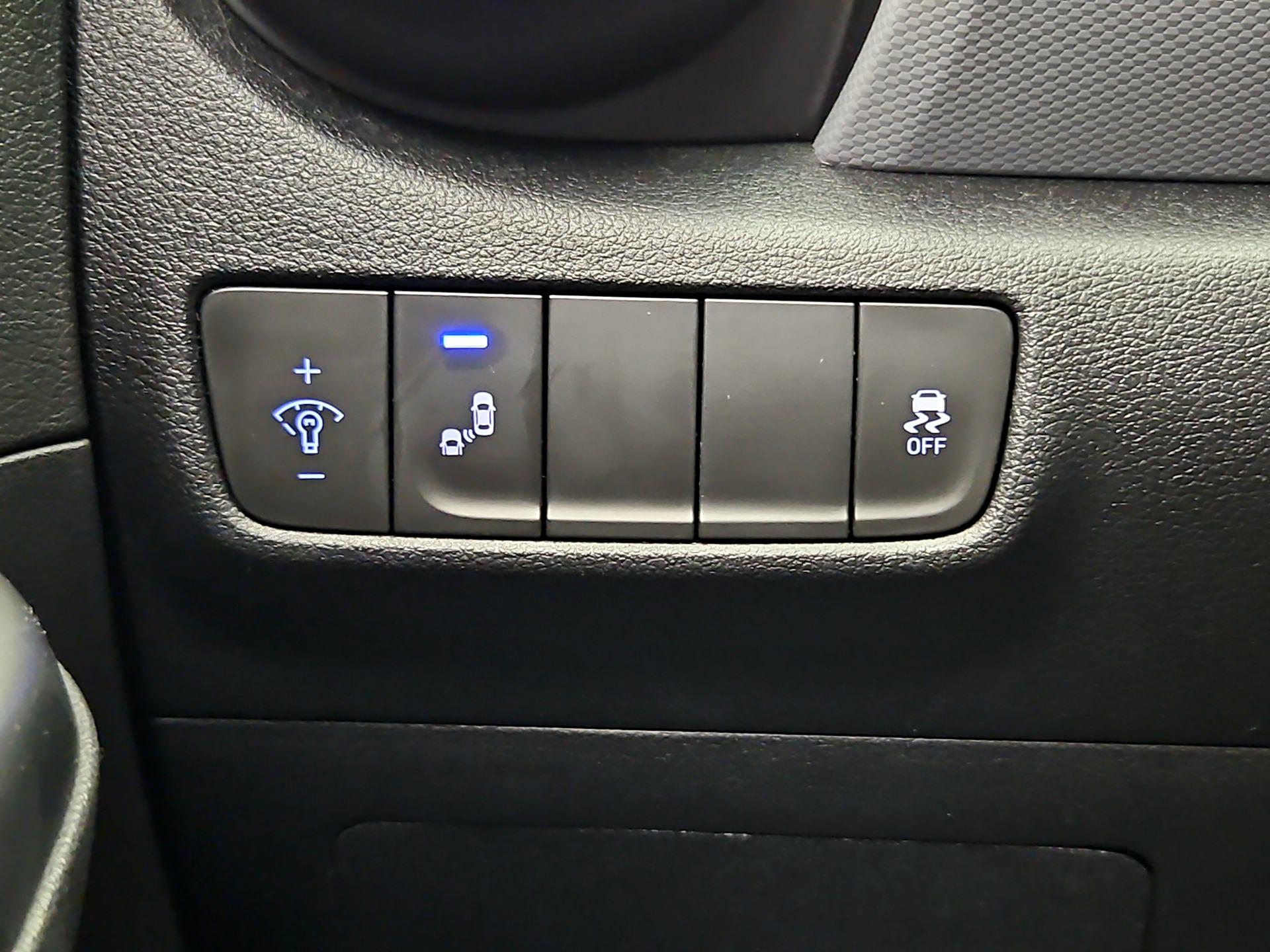 Thumbnail: 2018 Hyundai Kona - 13