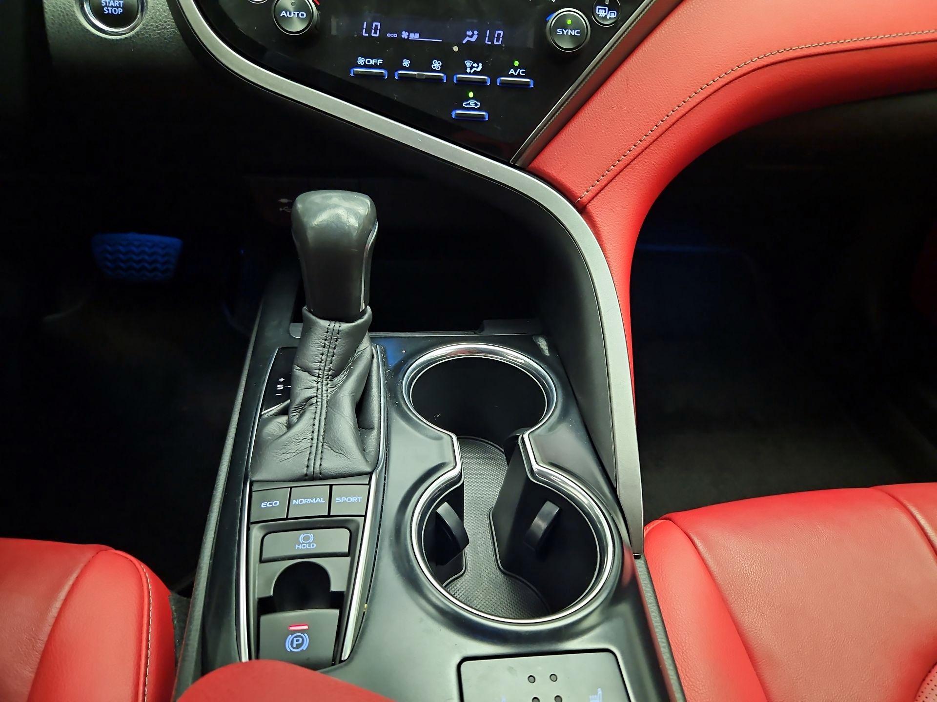Thumbnail: 2019 Toyota Camry - 16