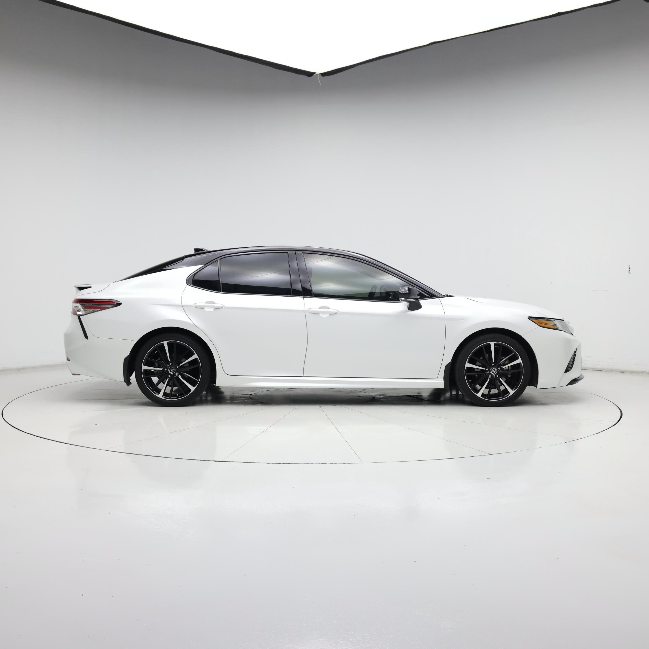 Thumbnail: 2019 Toyota Camry - 7