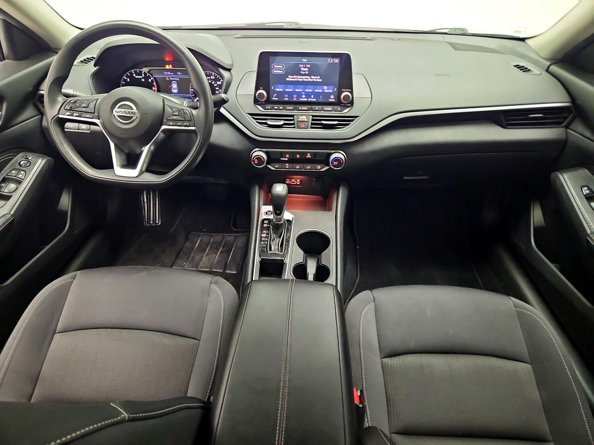 Thumbnail: 2020 Nissan Altima - 9