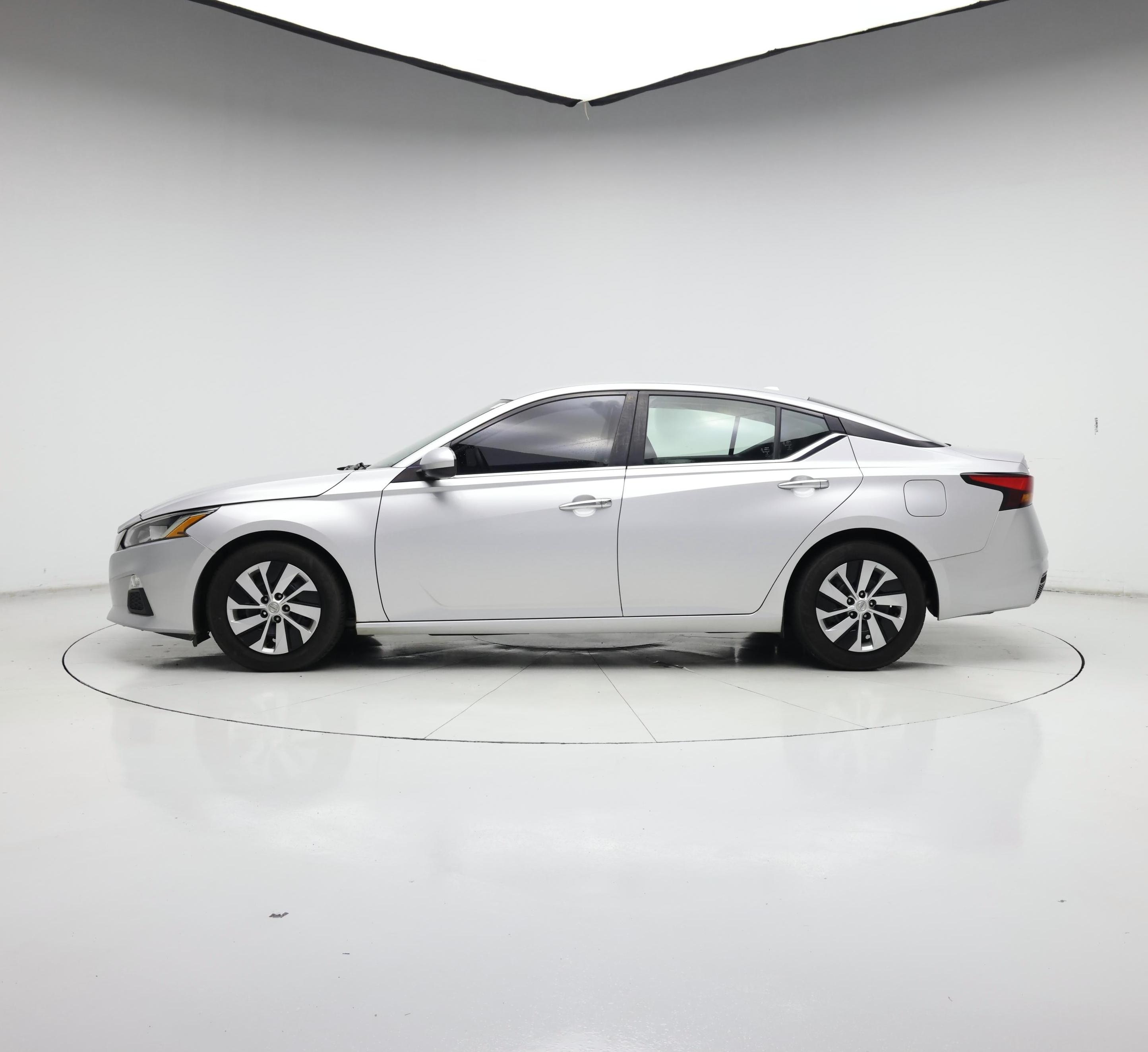 Thumbnail: 2020 Nissan Altima - 3
