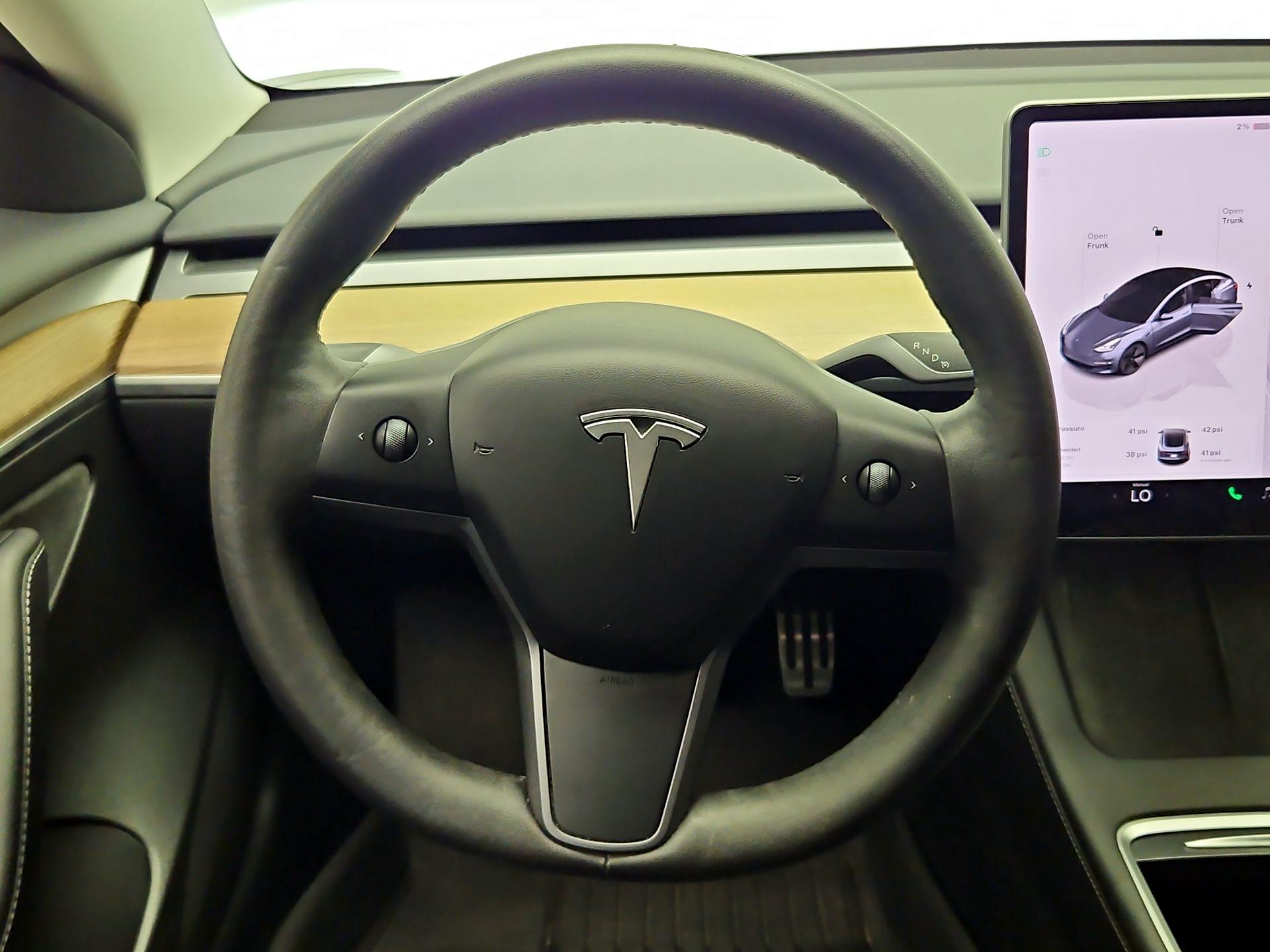Thumbnail: 2023 Tesla Model 3 - 10