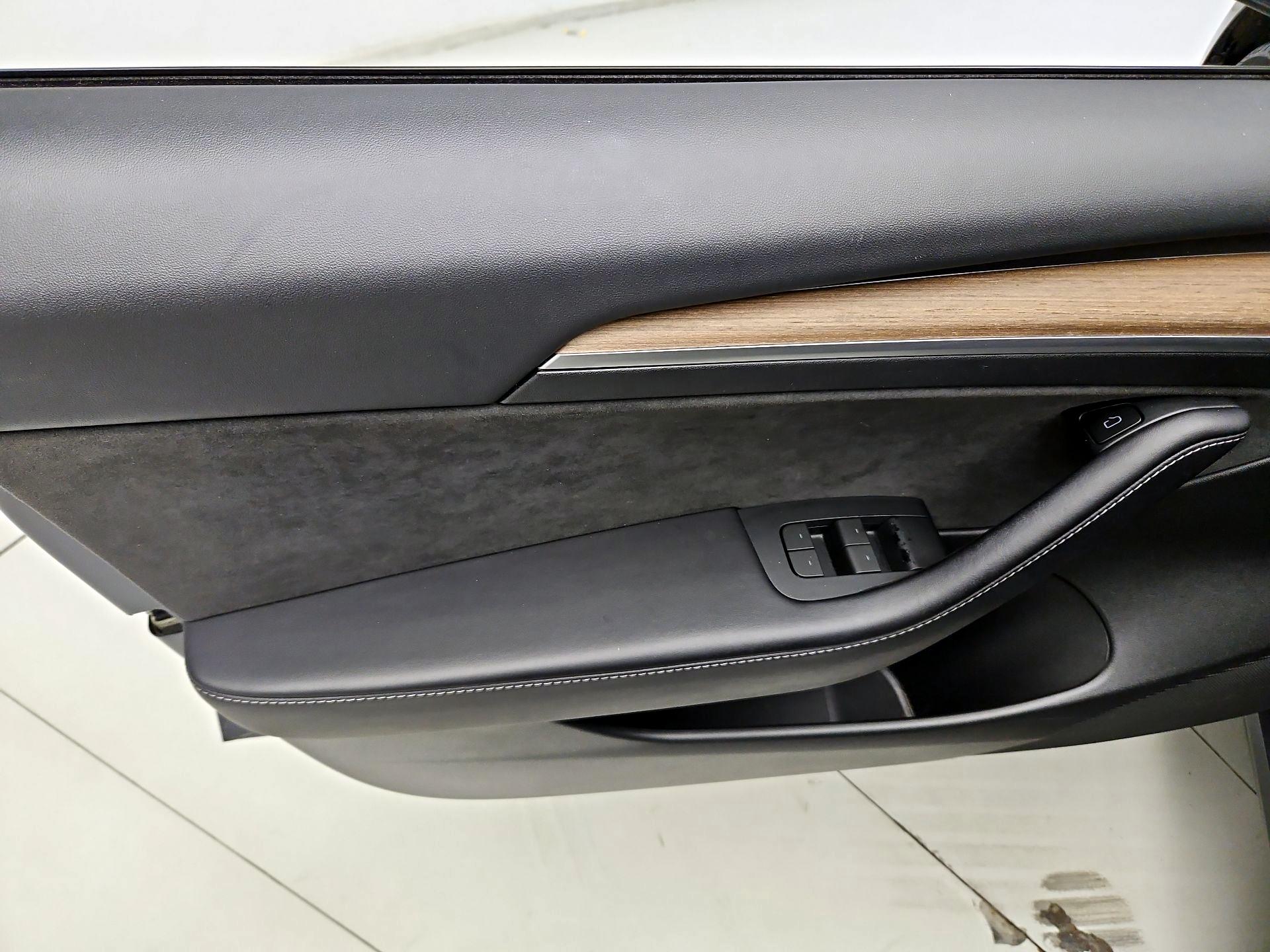 Thumbnail: 2023 Tesla Model 3 - 12