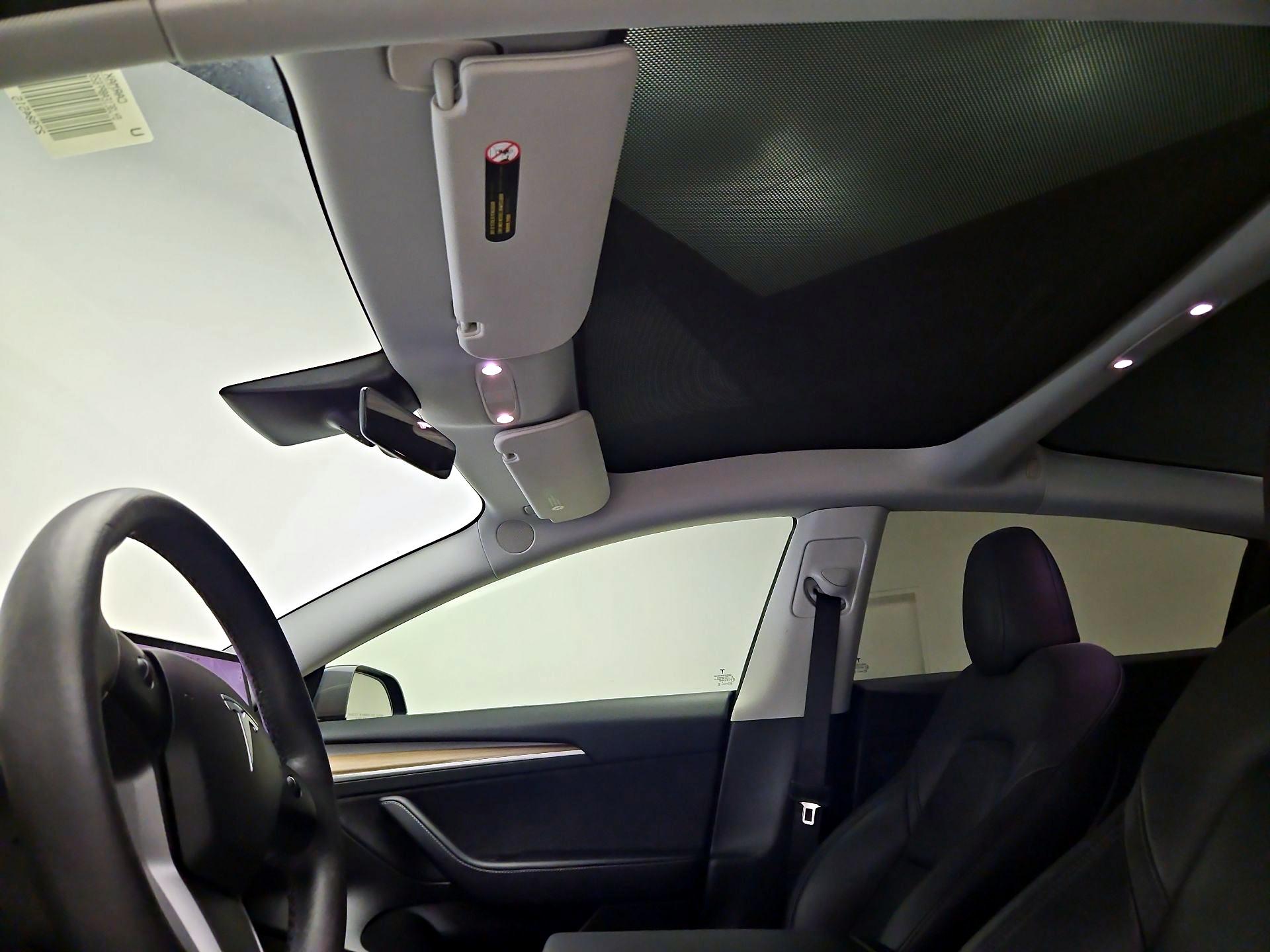 Thumbnail: 2023 Tesla Model 3 - 19