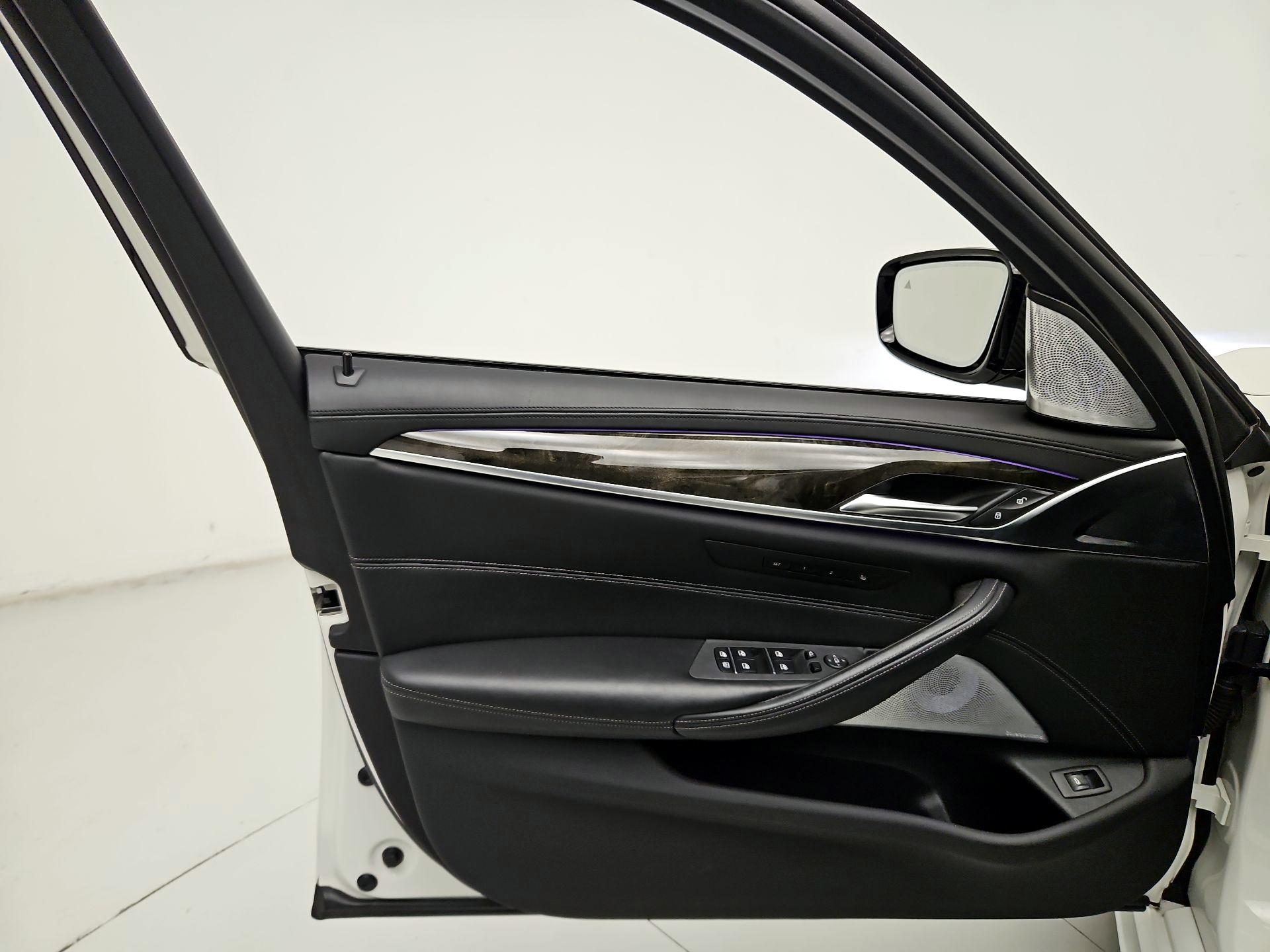 Thumbnail: 2020 BMW 5 Series - 12