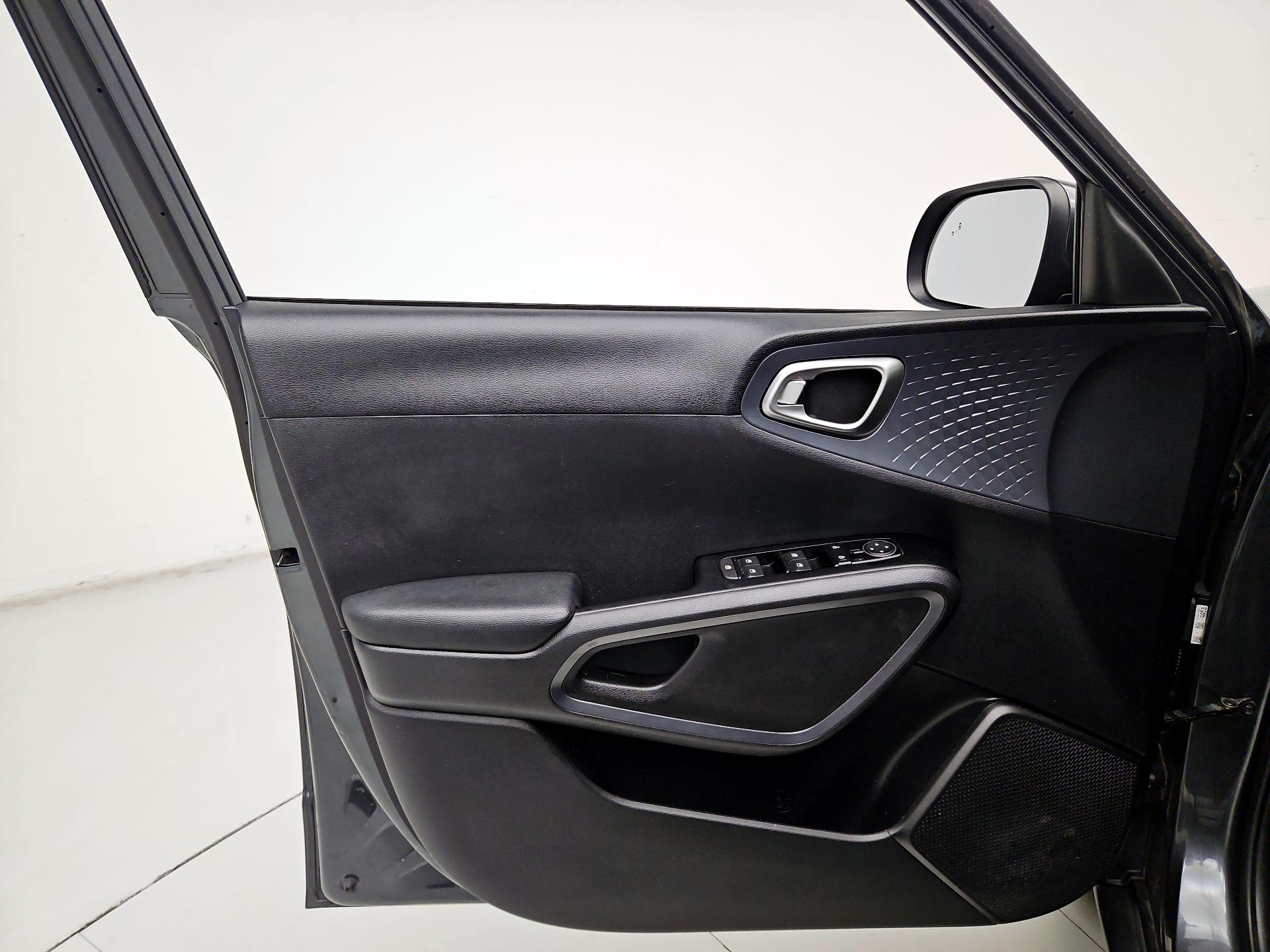 Thumbnail: 2020 Kia Soul - 12