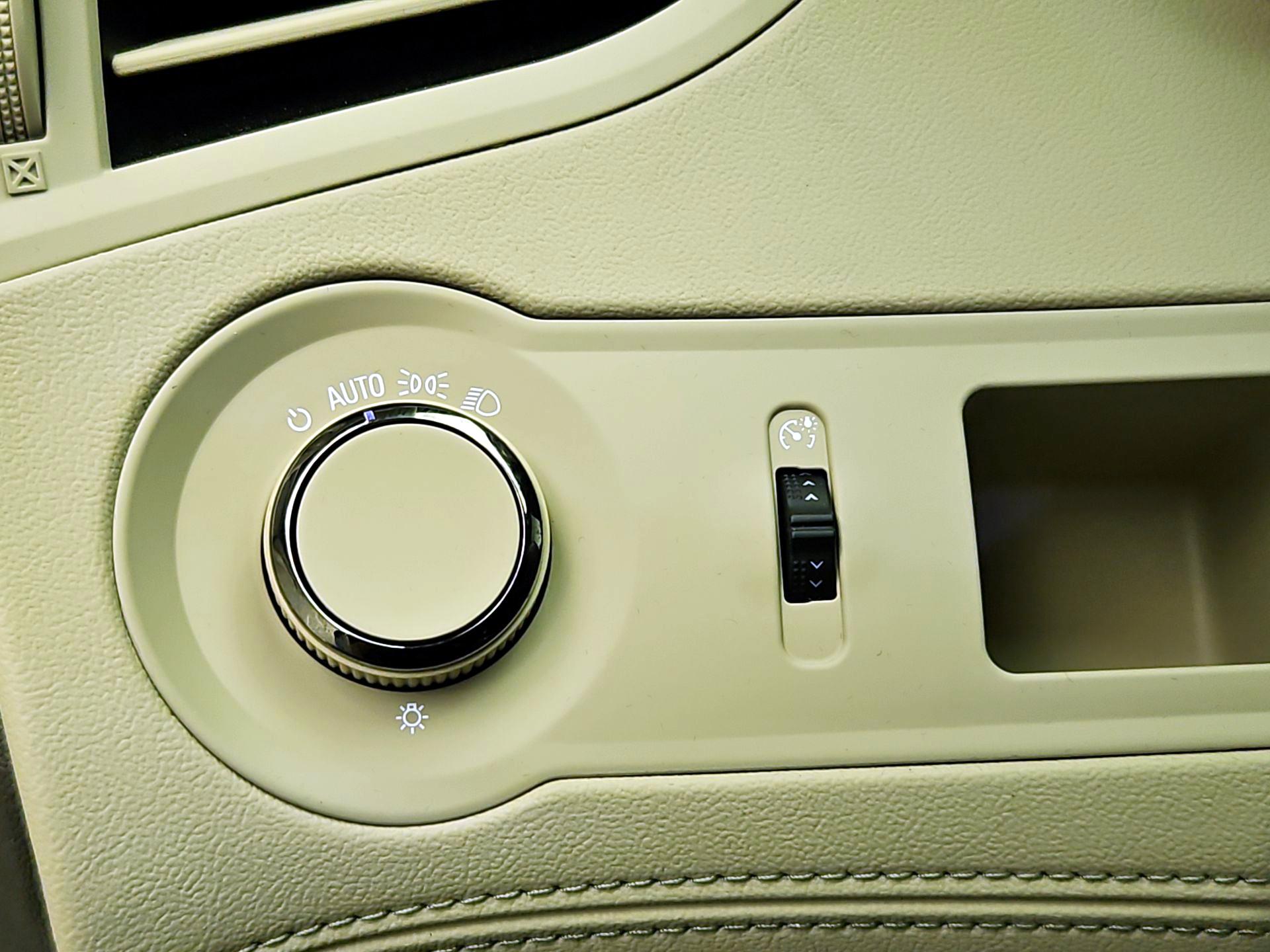 Thumbnail: 2014 Buick LaCrosse - 13