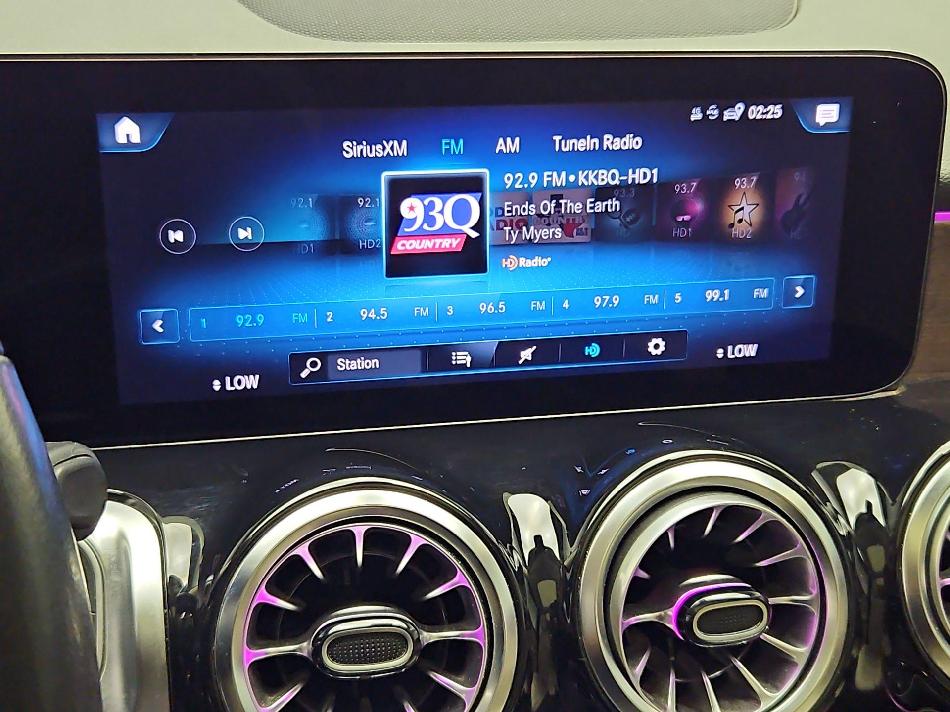 Thumbnail: 2023 Mercedes-Benz GLB - 15