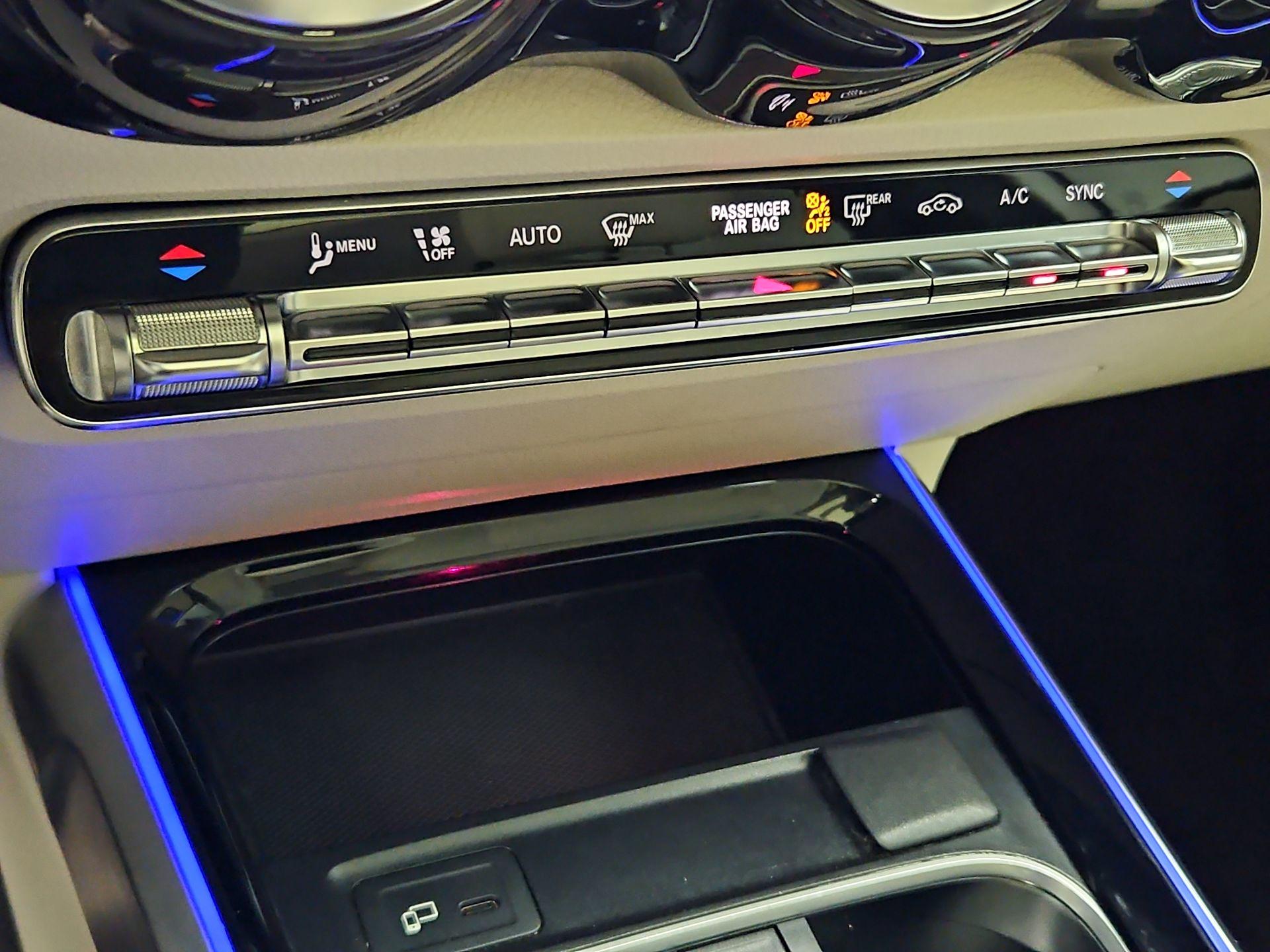 Thumbnail: 2023 Mercedes-Benz GLB - 16