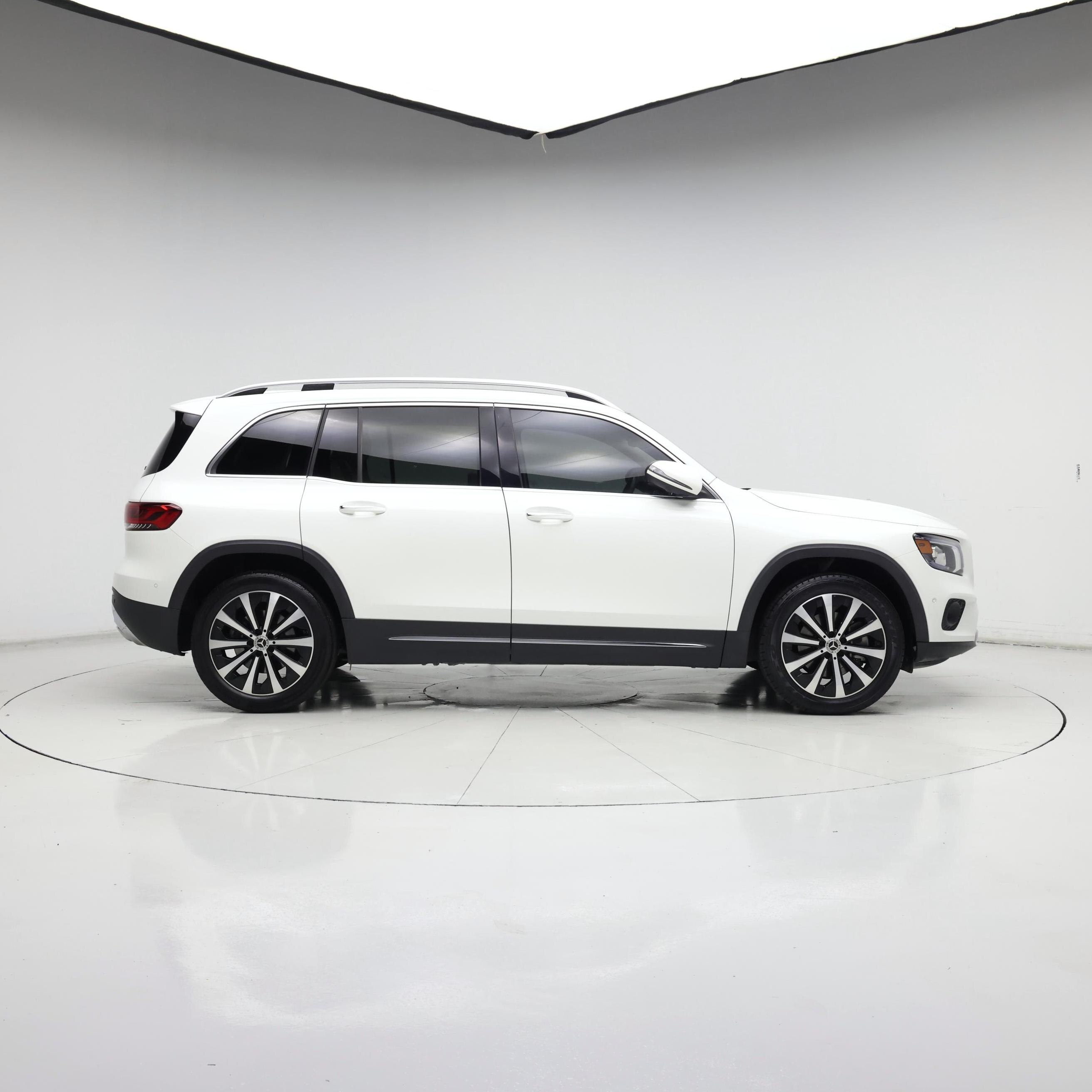 Thumbnail: 2023 Mercedes-Benz GLB - 7