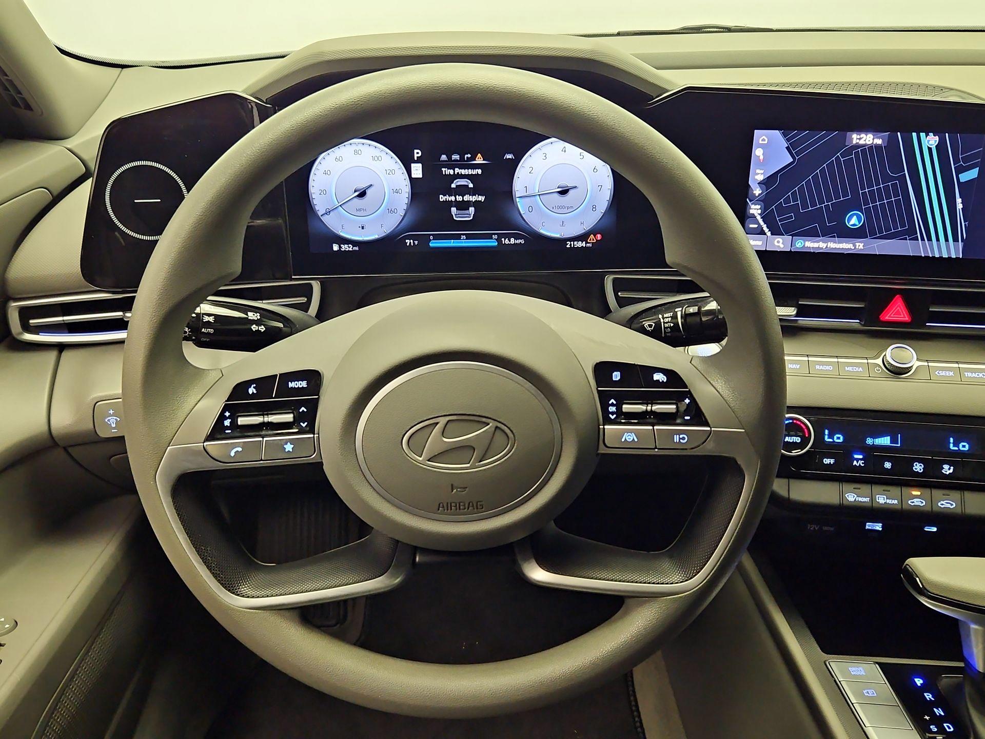Thumbnail: 2024 Hyundai Elantra - 10