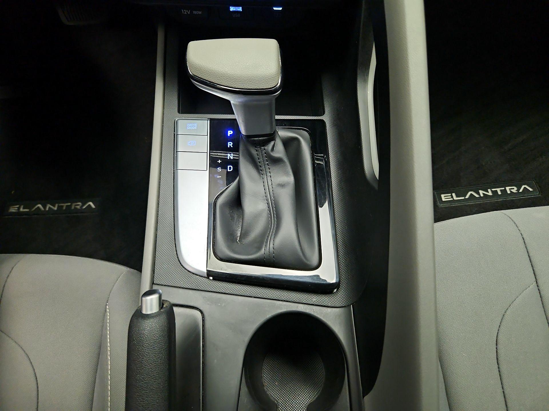 Thumbnail: 2024 Hyundai Elantra - 18