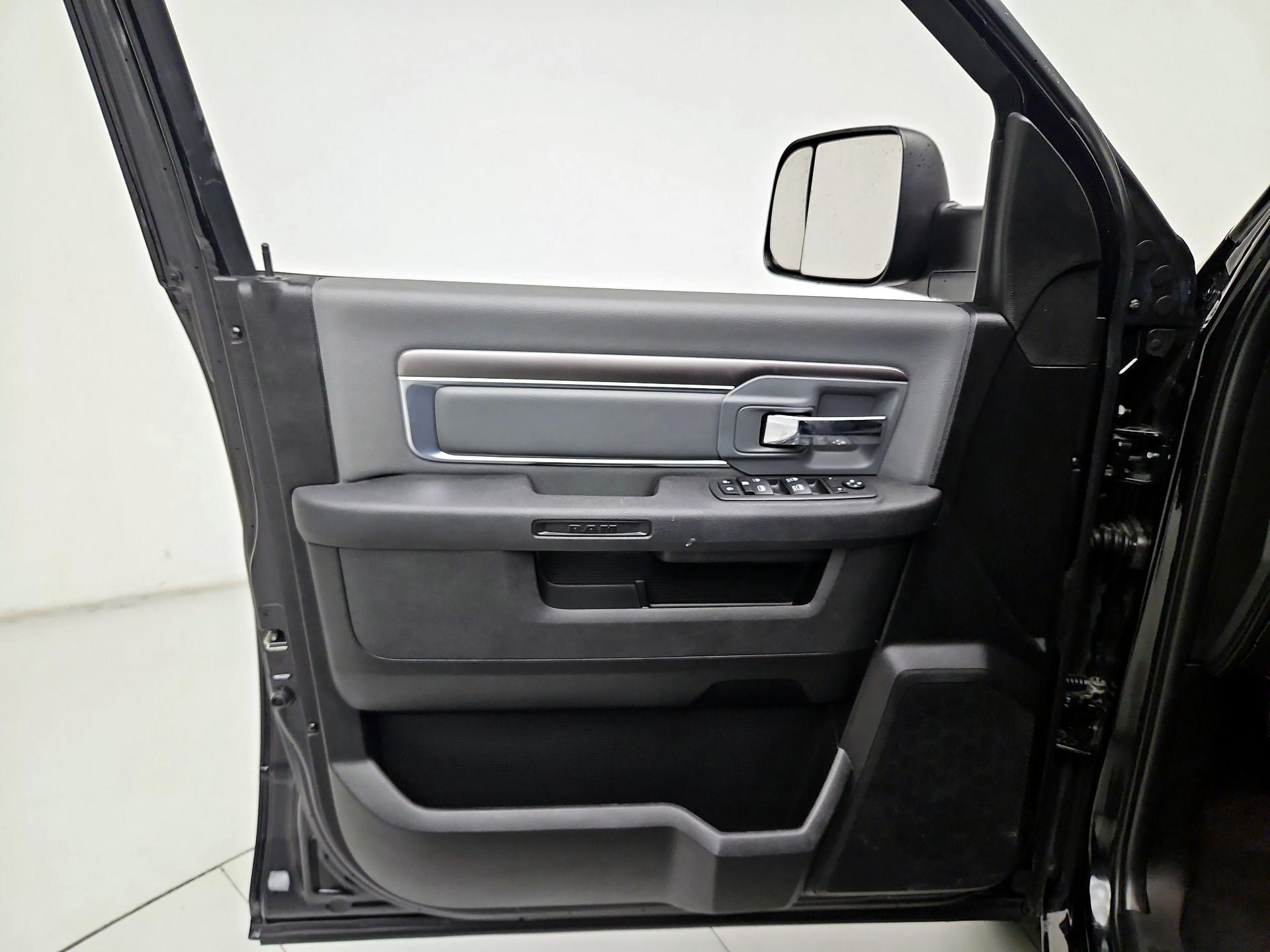 Thumbnail: 2023 RAM 1500 Classic - 12