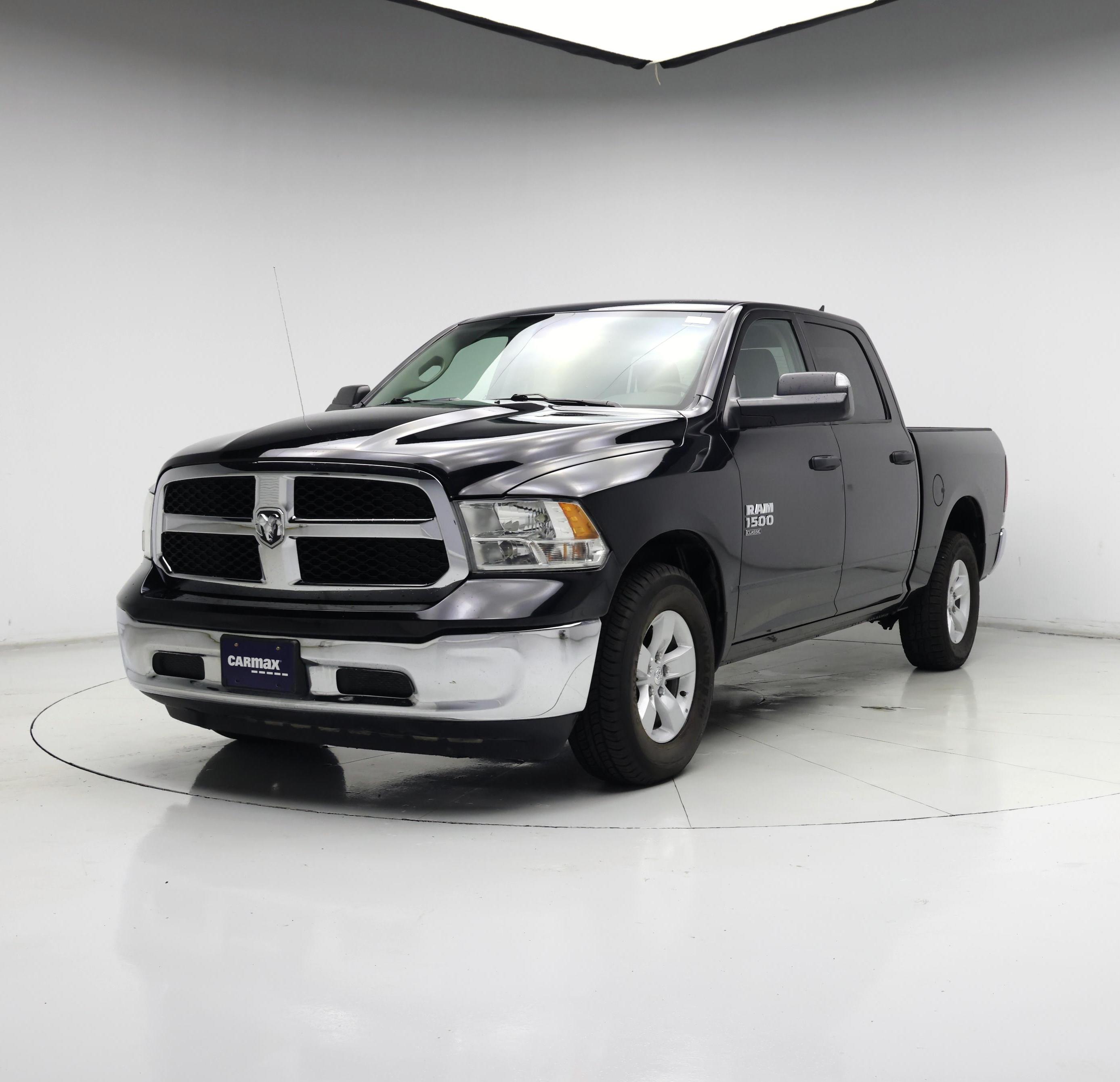 Thumbnail: 2023 RAM 1500 Classic - 4