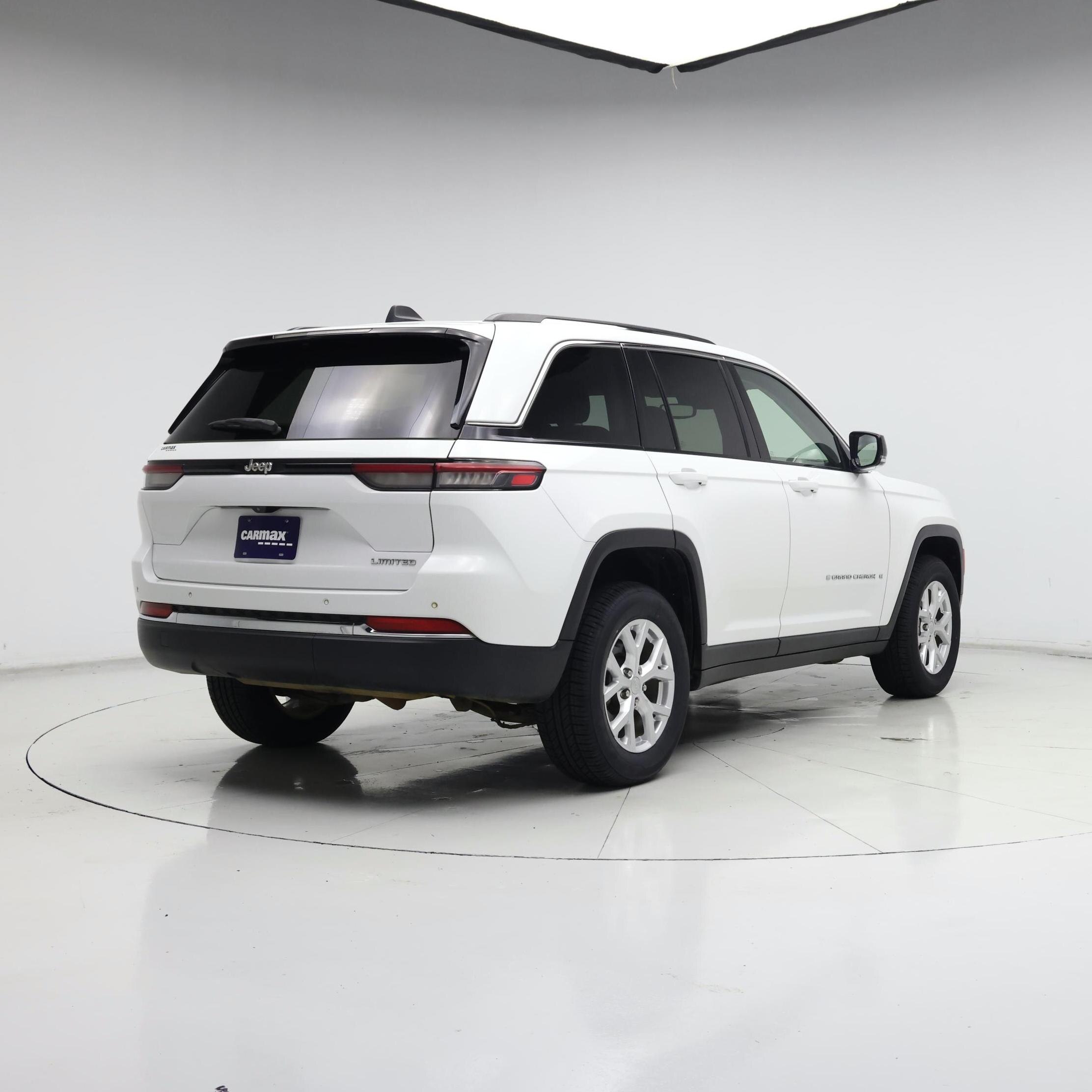 Thumbnail: 2023 Jeep Grand Cherokee - 8