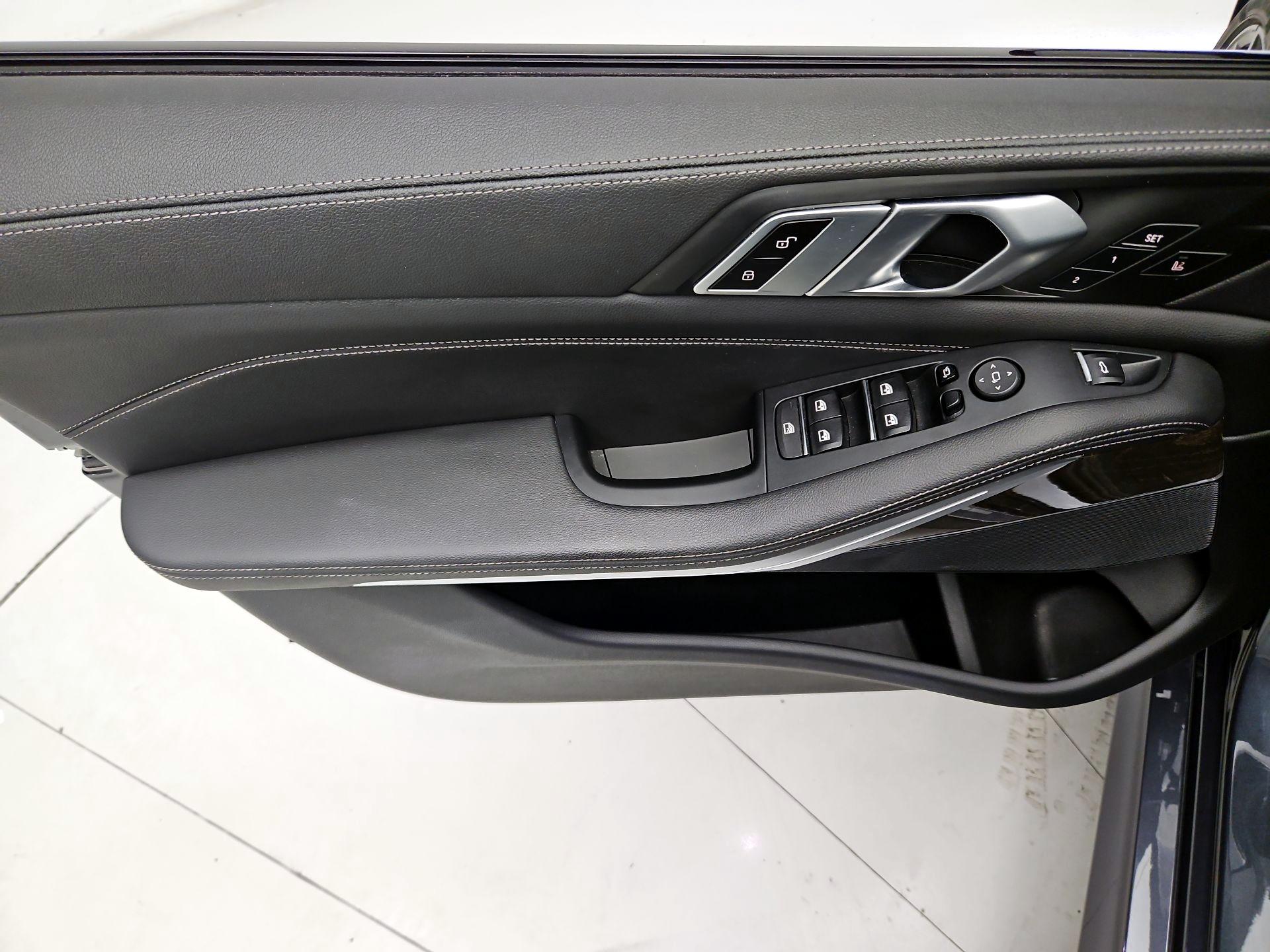 Thumbnail: 2022 BMW X5 - 12