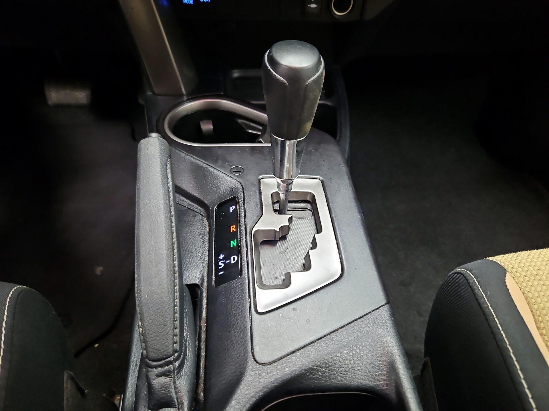 Thumbnail: 2018 Toyota RAV4 - 17