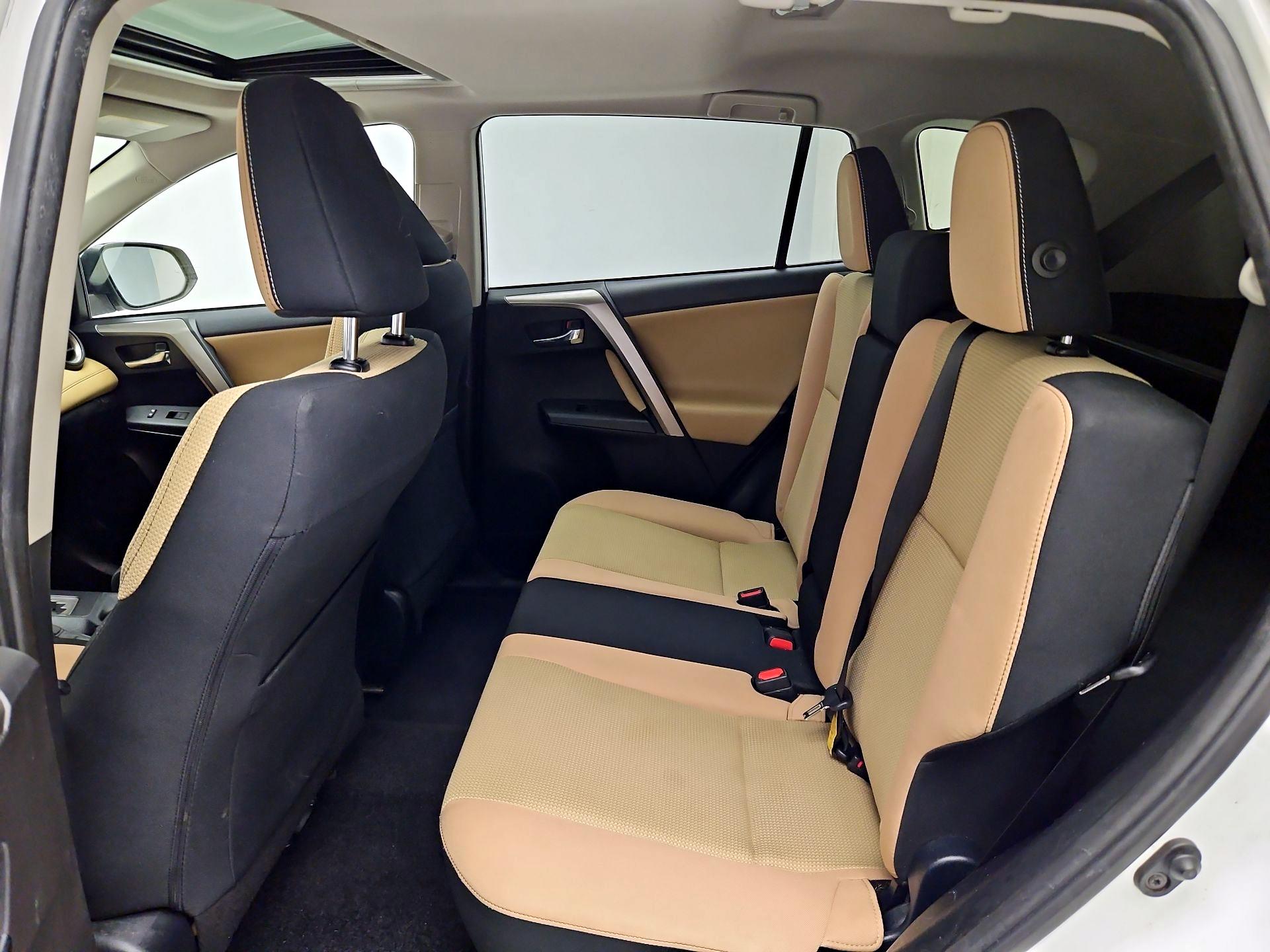Thumbnail: 2018 Toyota RAV4 - 20